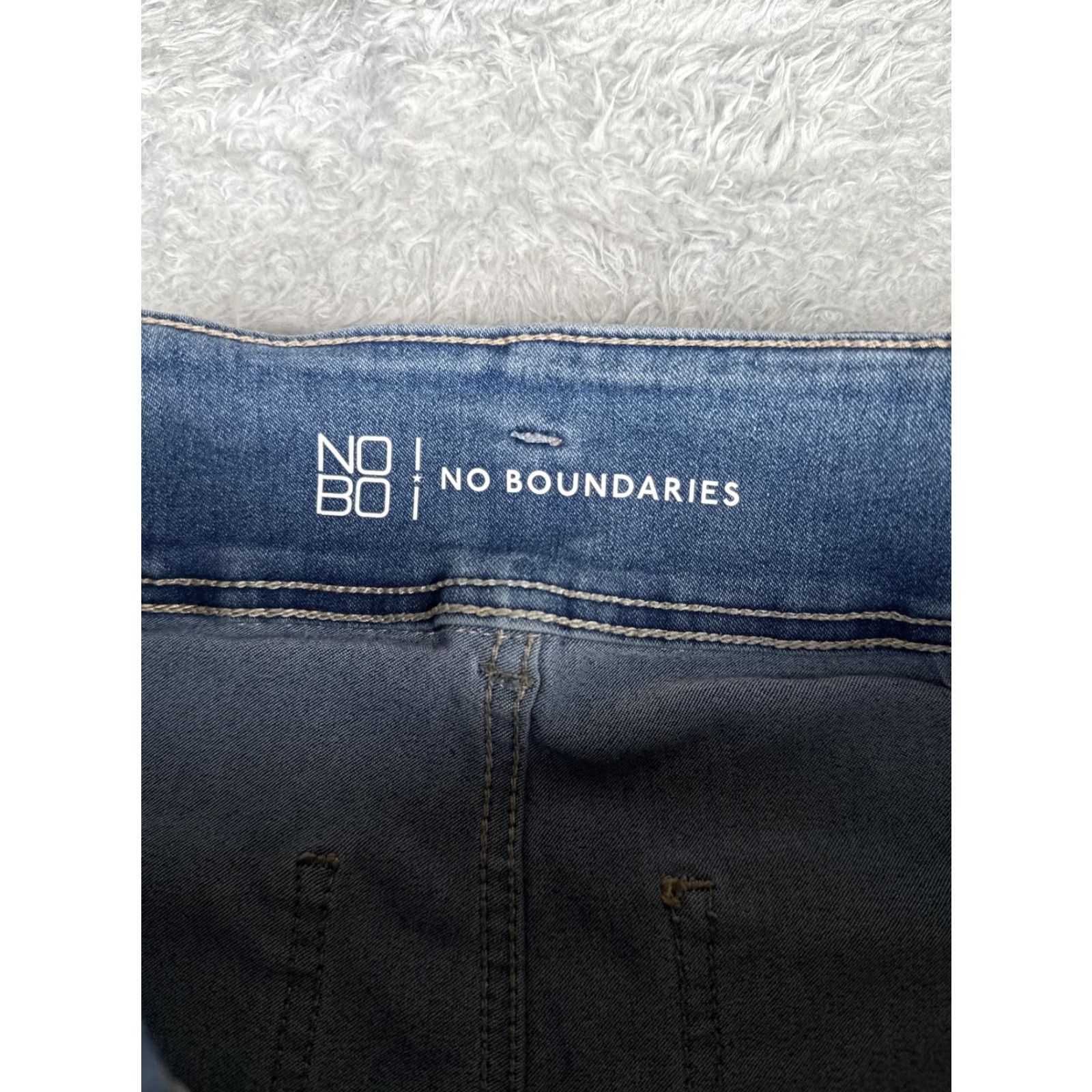 Vintage No Boundaries Jeans Womens Juniors 7 High Rise Skinny Denim Blue Stretch 26in Inseam 24in Adult? (Note: This item is Juniors size 7, not adult.) Size 28" / US 6 / IT 42 - 6 Thumbnail