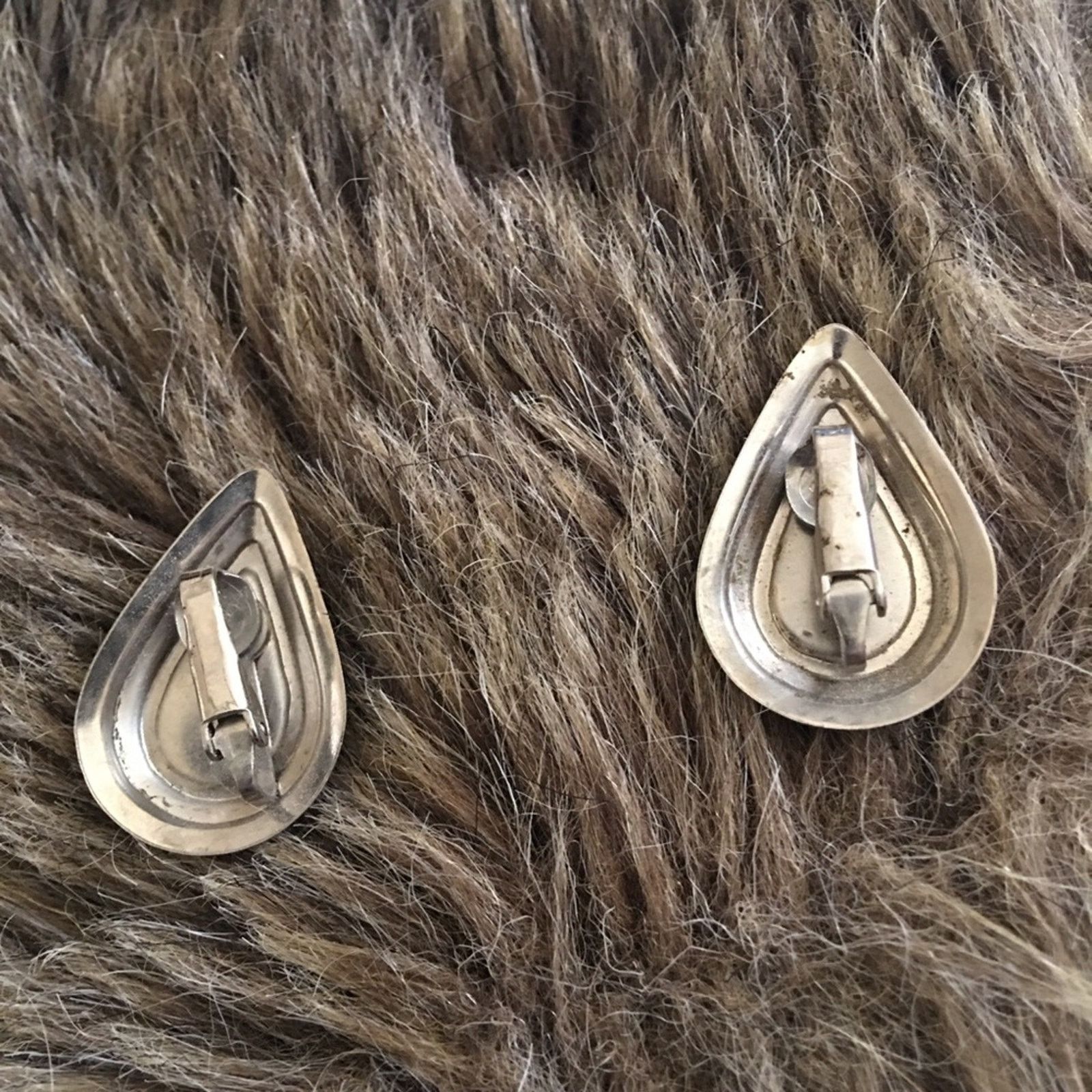 Vintage Vintage blue enamel silver tone clip on earrings Size ONE SIZE - 4 Thumbnail