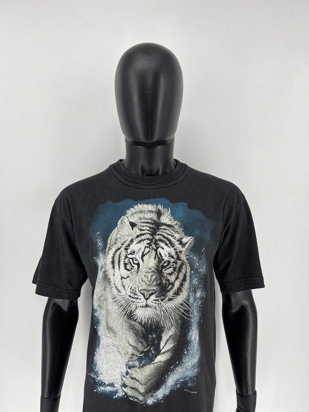 Vintage Vintage Y2K 90s Tiger Face Boxy Fit Tee Zip It London Size US L / EU 52-54 / 3 - 1 Thumbnail