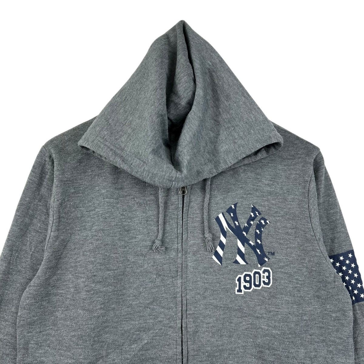 MLB MLB YANKEES Gray Zip Hoodie Relaxing Wear Zipper Size US L / EU 52-54 / 3 - 2 Thumbnail