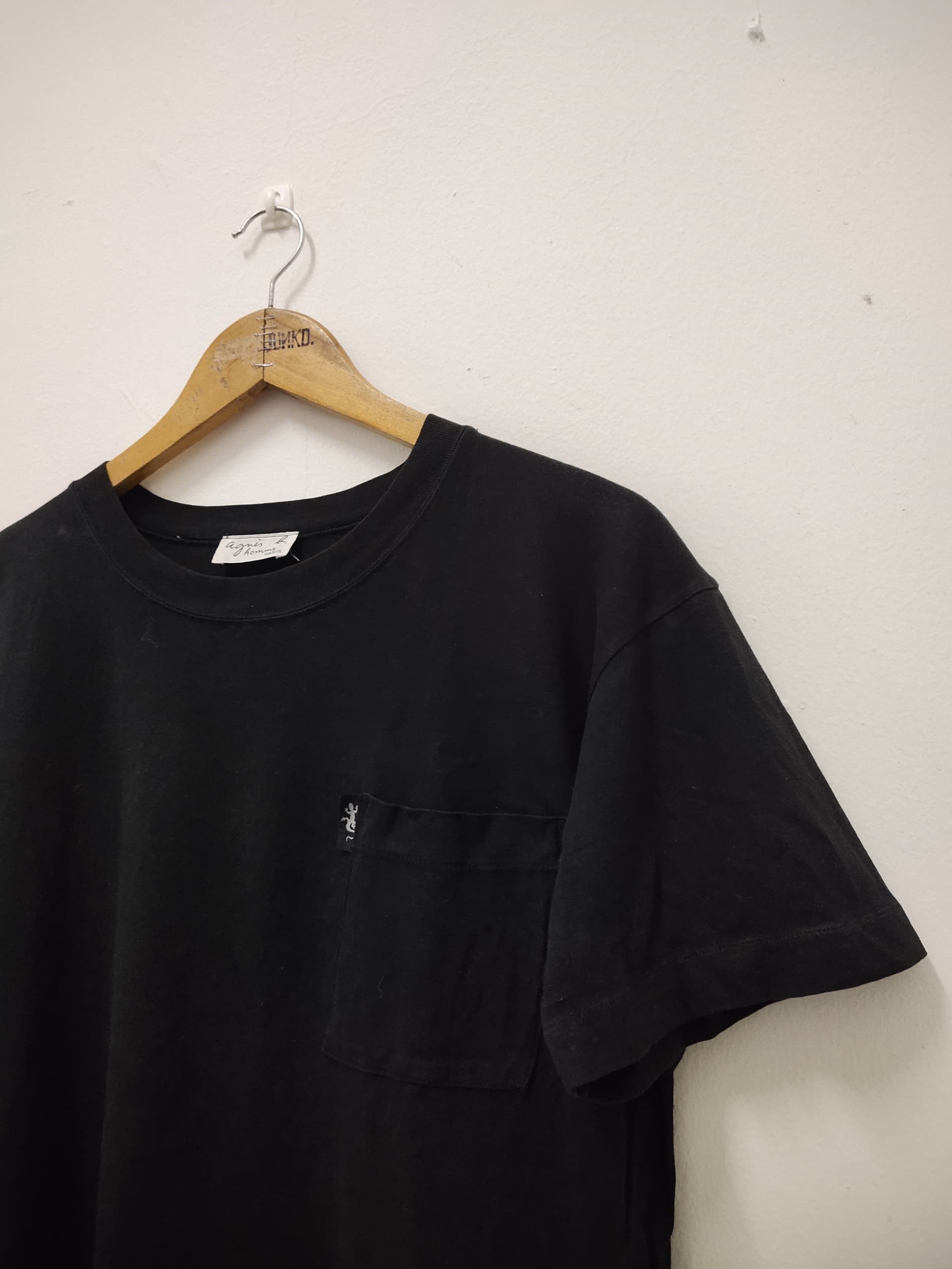 agnes b. Vintage 90s Agnes B. plain pocket single logo black t shirt Size US L / EU 52-54 / 3 - 3 Thumbnail