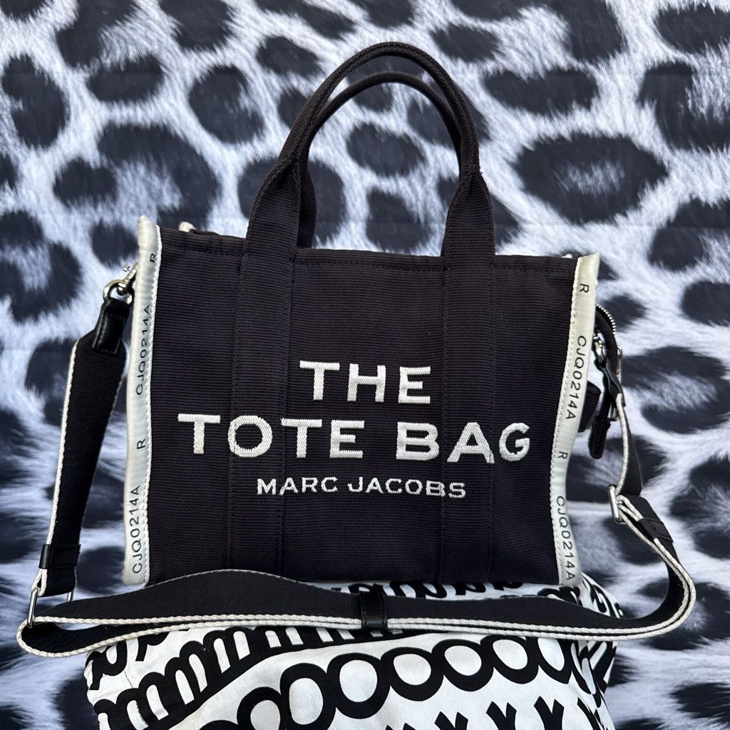 Marc Jacobs Marc Jacob’s Medium size The Tote Bag Size ONE SIZE - 1 Thumbnail