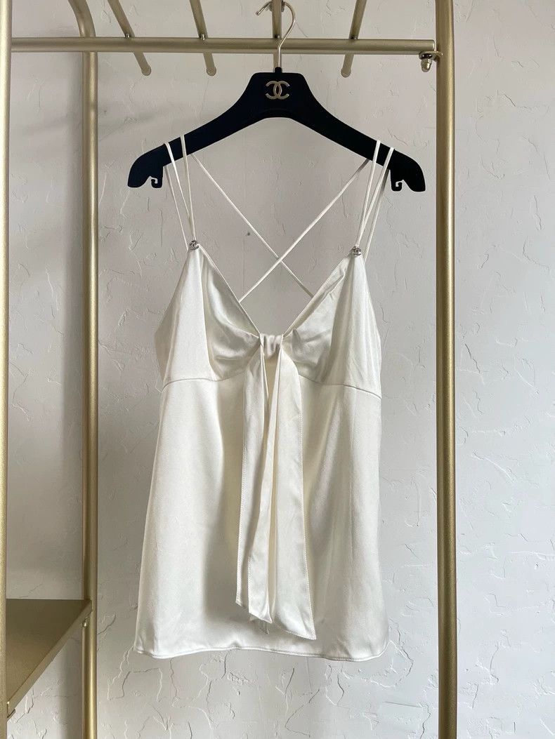 Chanel Chanel 23s white clothes suspenders Size S / US 4 / IT 40 - 1 Thumbnail
