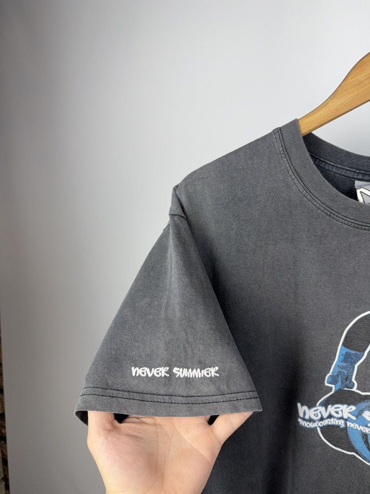 Band Tees × Vintage Vintage 90s Never Summer Snowboarding Faded Tee USA Made L Size US L / EU 52-54 / 3 - 3 Thumbnail