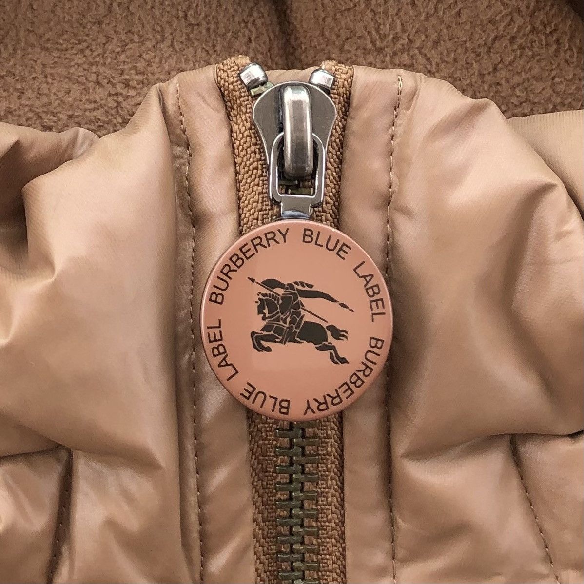 Burberry Burberry Blue Label Raccon Down Puffer Jacket Remove Hoodie Size S / US 4 / IT 40 - 19 Thumbnail