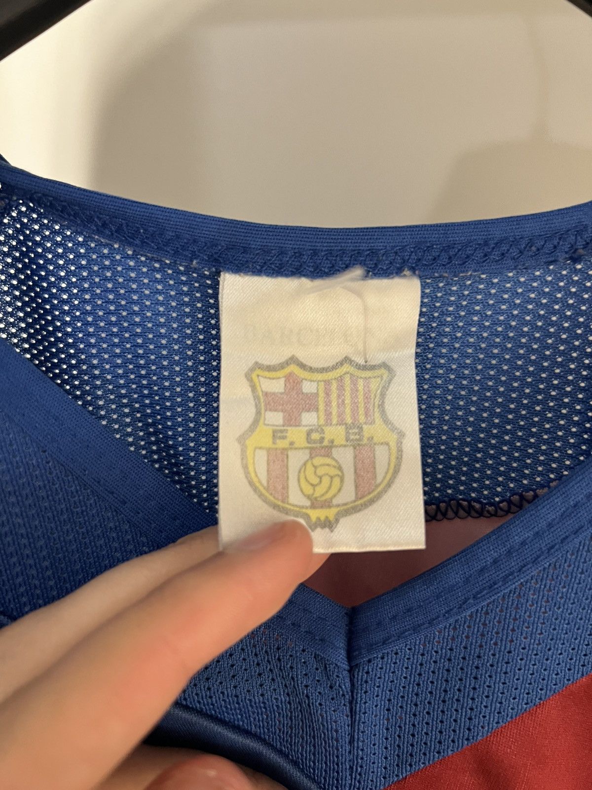 Vintage VERY RARE FC BARCELONA SPAIN RETRO SOCCER JERSEY Y2K 90s Size US XL / EU 56 / 4 - 5 Thumbnail