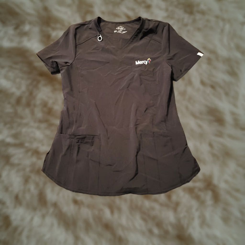 Cherokee VINTAGE Cherokee Infinity Scrub Top Womens Small Short Sleeve Black Embroidered Stretch Size S / US 4 / IT 40 - 1 Thumbnail