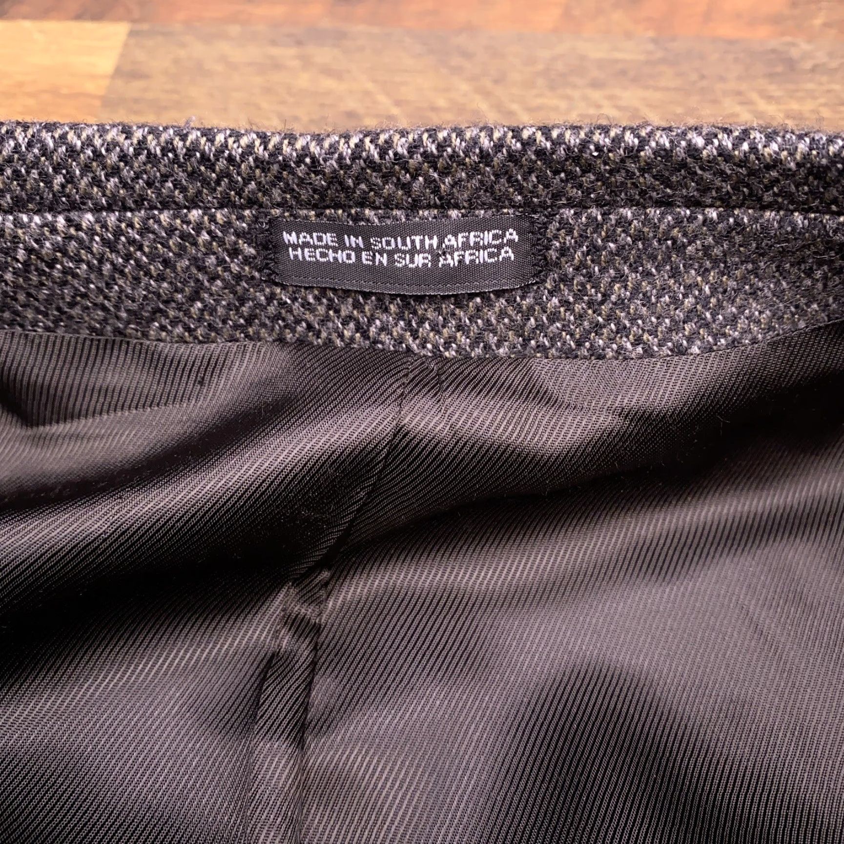 Stafford Stafford Blazer Gray Wool Cashmere Tweed Short 44 Chest 46 Notch Lapel Single-Breasted 3-Button Ventless Dry Clean Only Mens Sport Coat Vintage? No Size US 44 / EU 60 - 5 Thumbnail