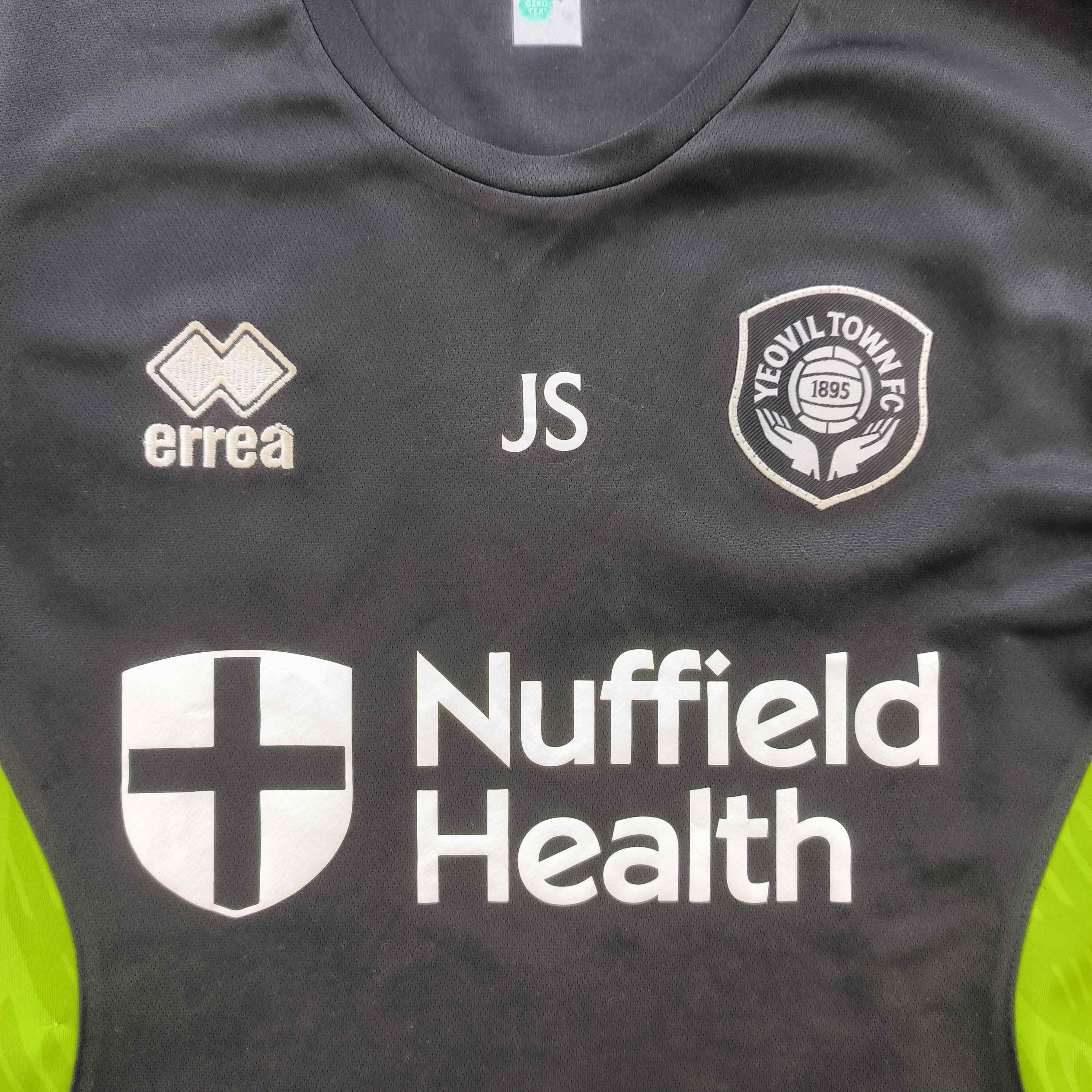 Errea Yeovil Town 2023-24 Errea training football jersey size M Size US M / EU 48-50 / 2 - 3 Thumbnail