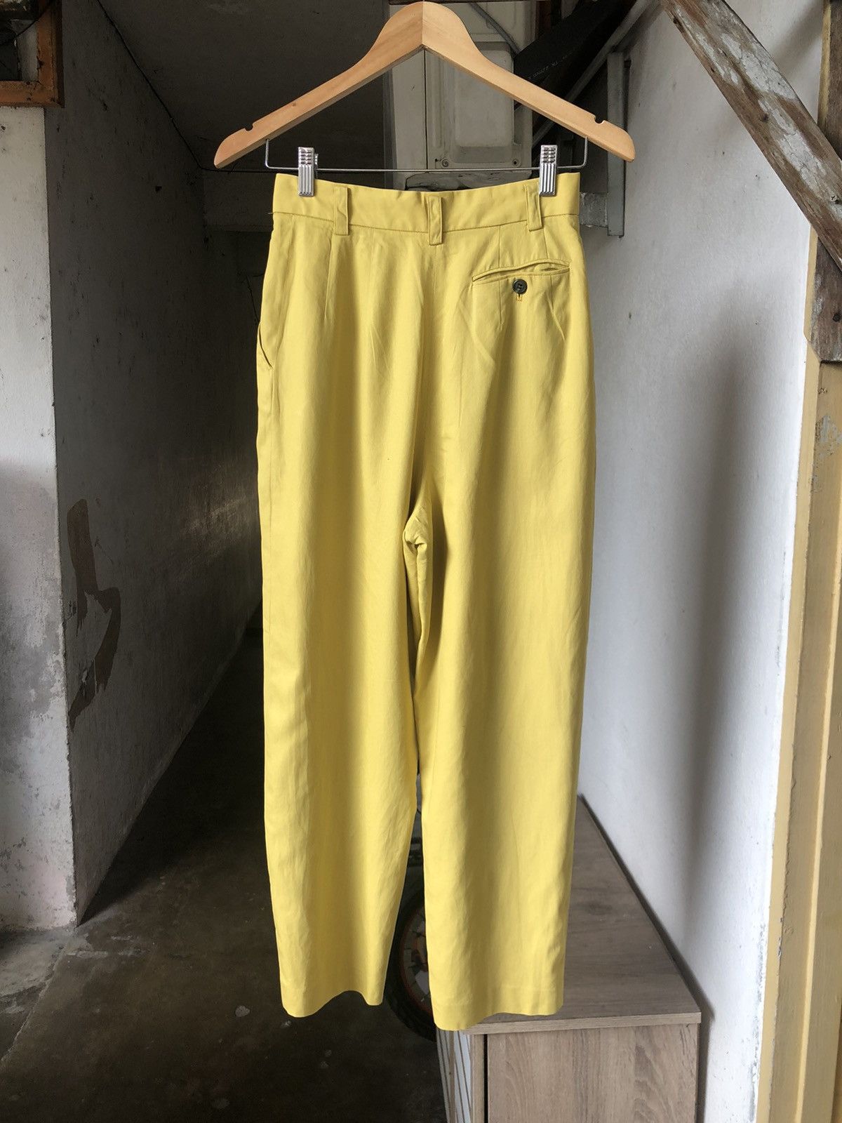 Balenciaga Vintage 90s Balenciaga Paris Yellow Trouser Pants Size 26" / US 2 / IT 38 - 2 Thumbnail