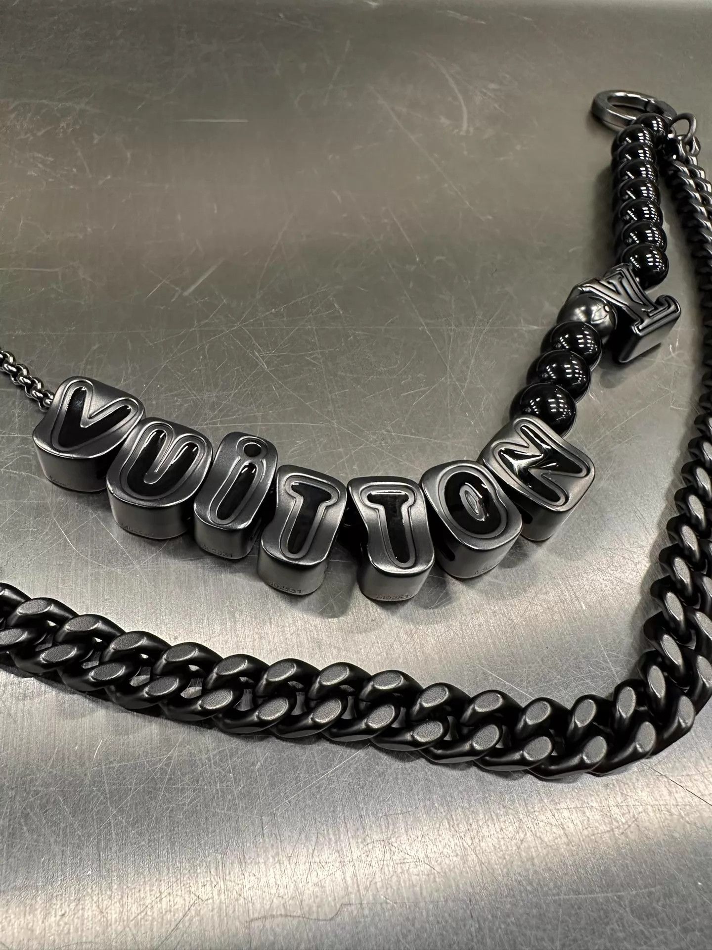 Louis Vuitton LV Cuban Link Chain M02531 New w/ Box Italy Size ONE SIZE - 2 Thumbnail