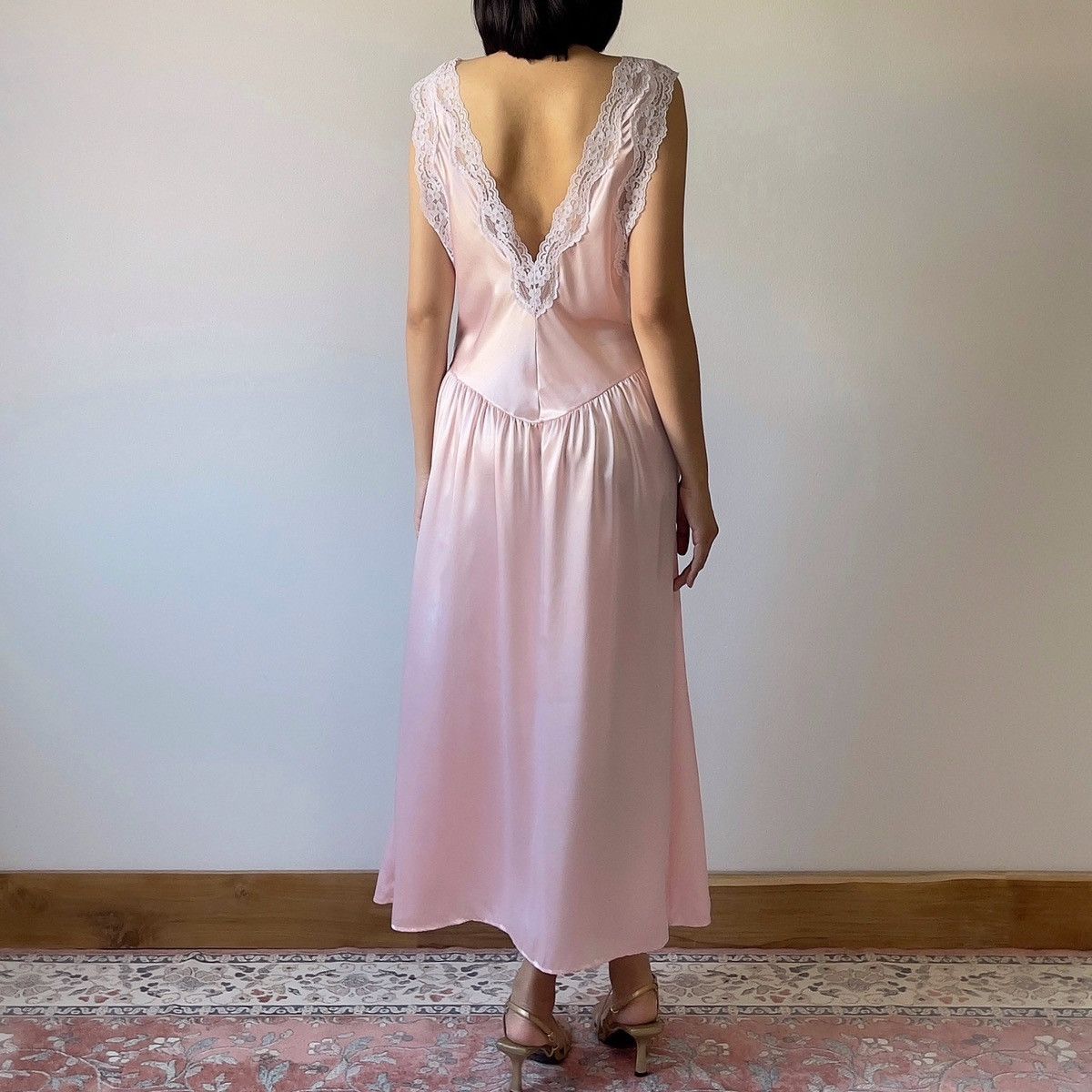 Vintage Cinema Etoile 1980s Pink Satin & Lace Nightgown (S) Size S / US 4 / IT 40 - 6 Thumbnail