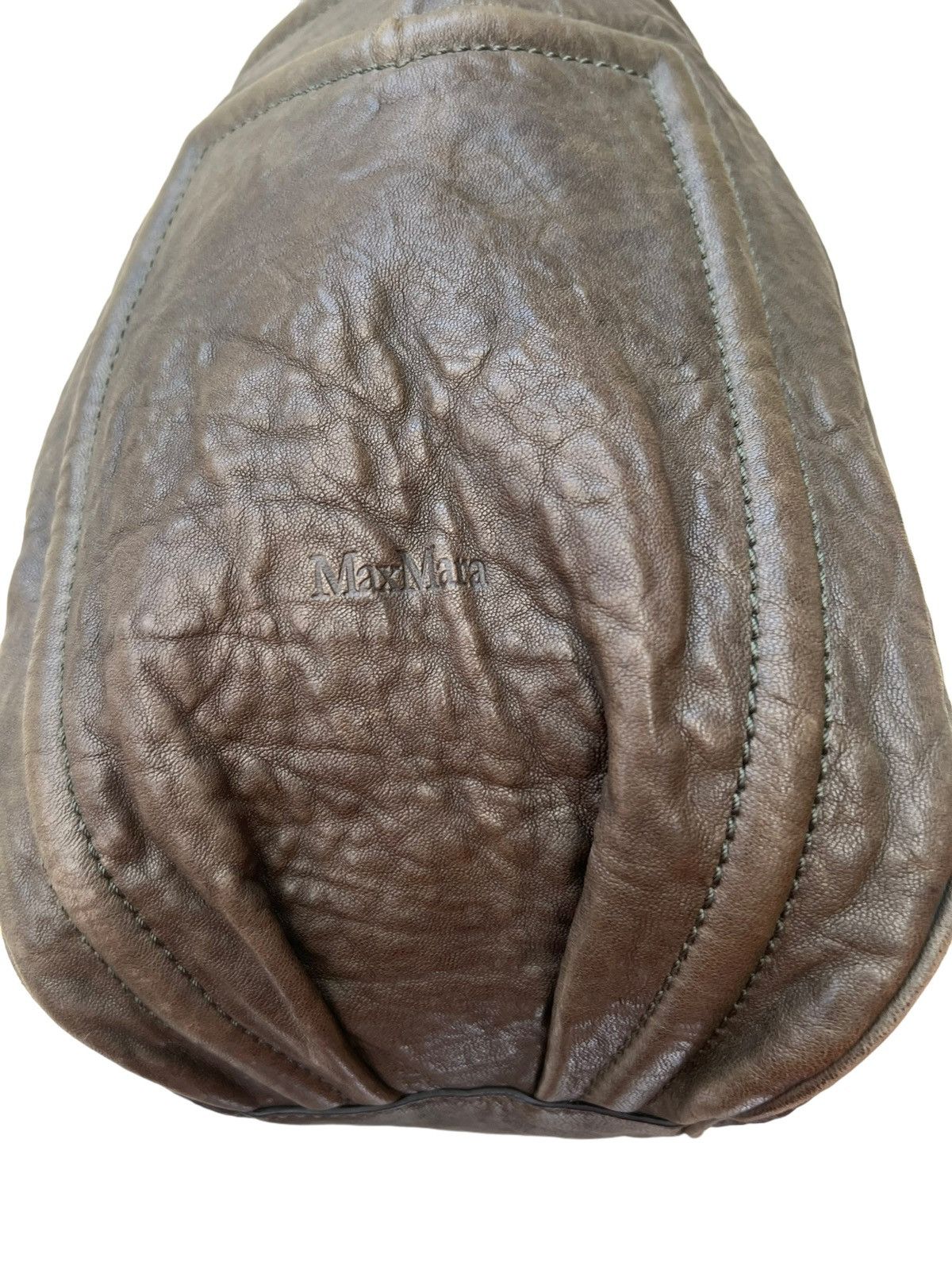 Leather Vintage MaxMara Made in Italy Patina Leather Hobo Bag Size ONE SIZE - 15 Thumbnail