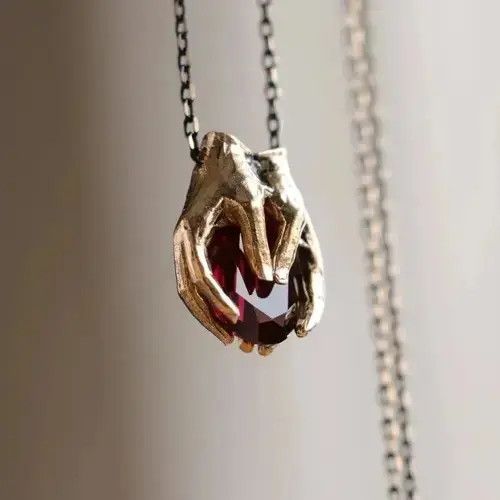 Jewelry Both Hands Necklace Size ONE SIZE - 1 Thumbnail