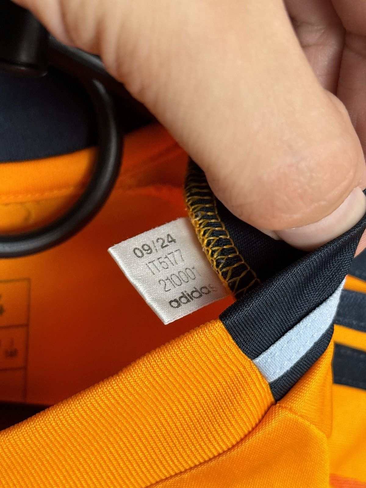 Adidas KIDS New Real Madrid 24/25 Away Vinicius Jr Football Jersey Size US XS / EU 42 / 0 - 13 Thumbnail