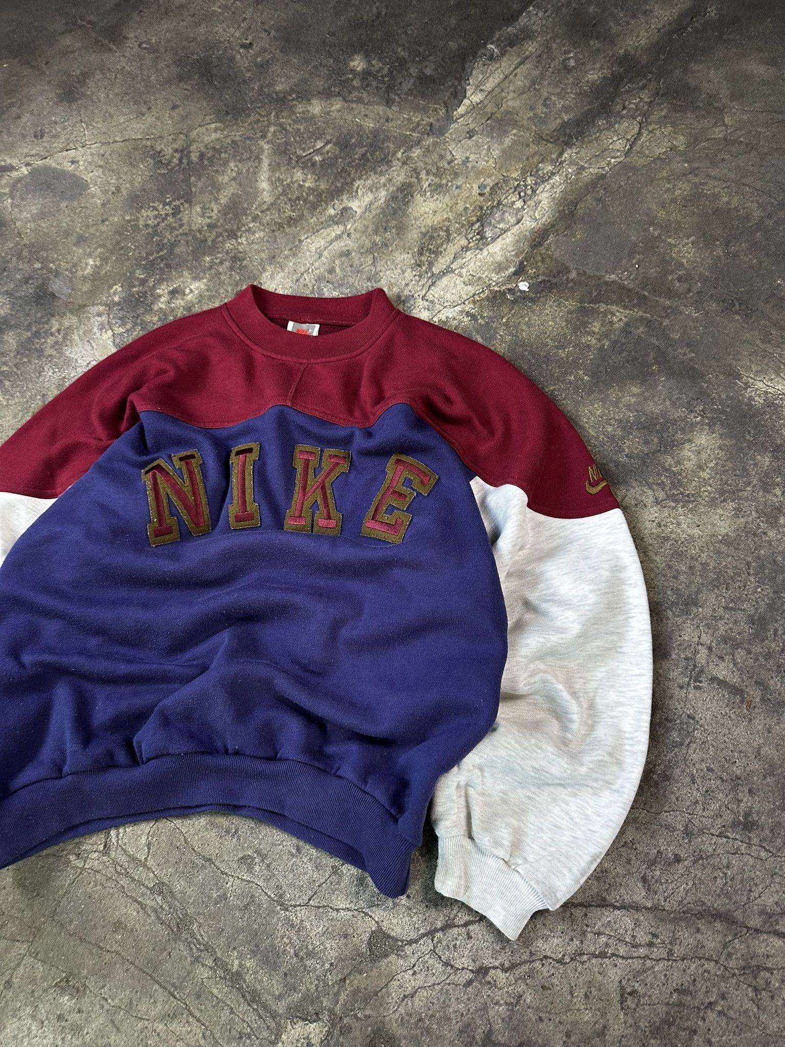 Nike 90s Nike Spellout Boxy Crewneck Size US M / EU 48-50 / 2 - 3 Thumbnail