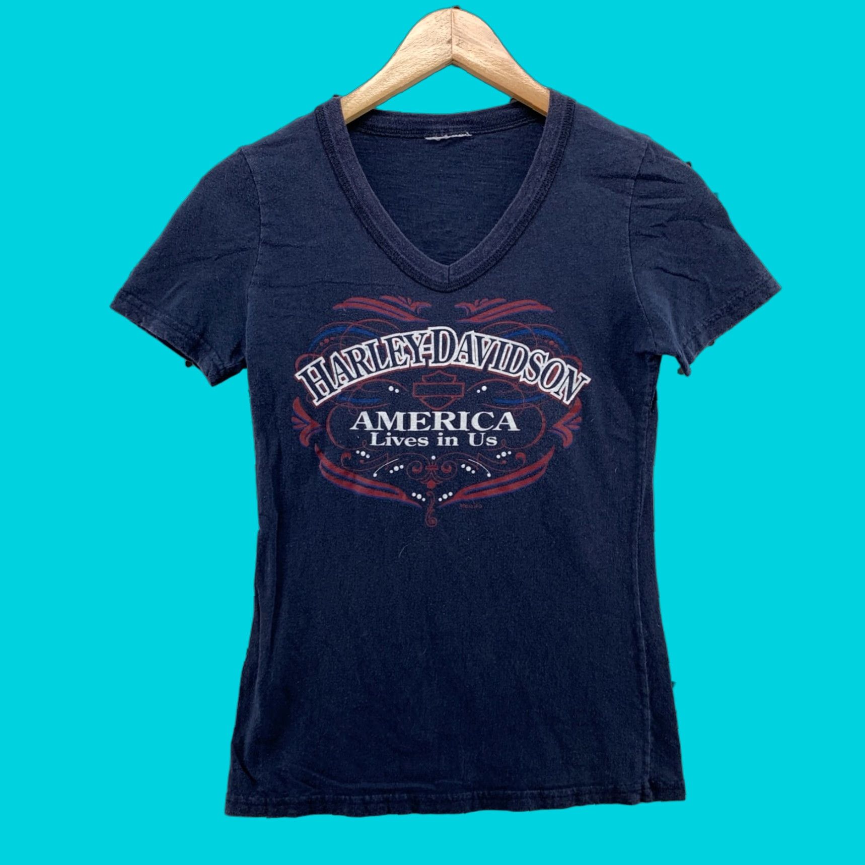 Harley Davidson HARLEY-DAVIDSON Women's T-Shirt Small Blue V-Neck Motorcycle City Theme Cap Sleeve Size 28" / US 6 / IT 42 - 1 Thumbnail