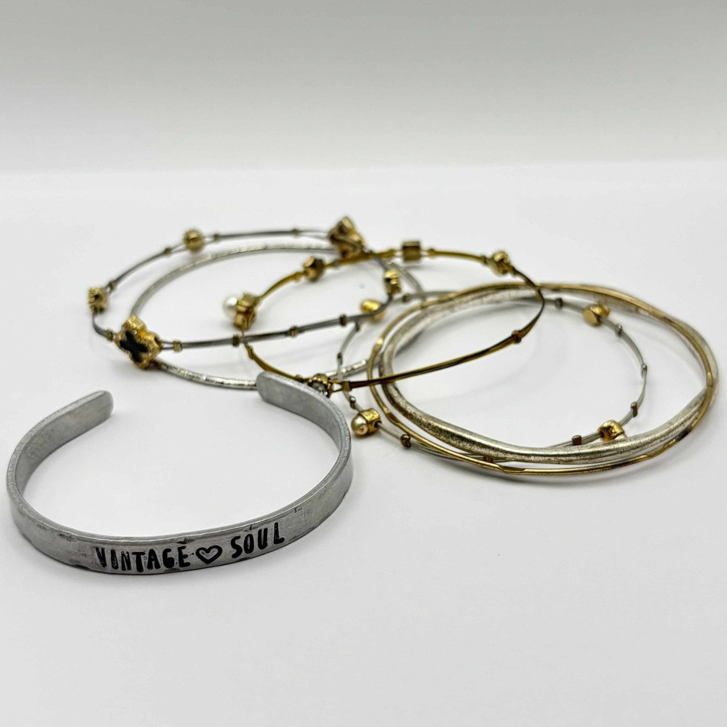 Other Silver Clover/Pearl Bracelet Bundle Size ONE SIZE - 3 Thumbnail