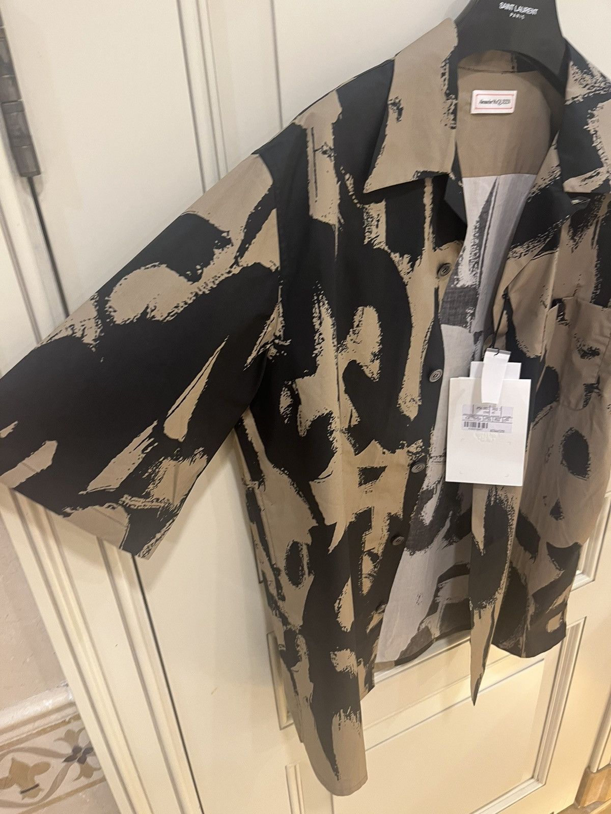 Alexander McQueen Graffiti logo print short sleeve shirt size 15++ Size US M / EU 48-50 / 2 - 13 Thumbnail