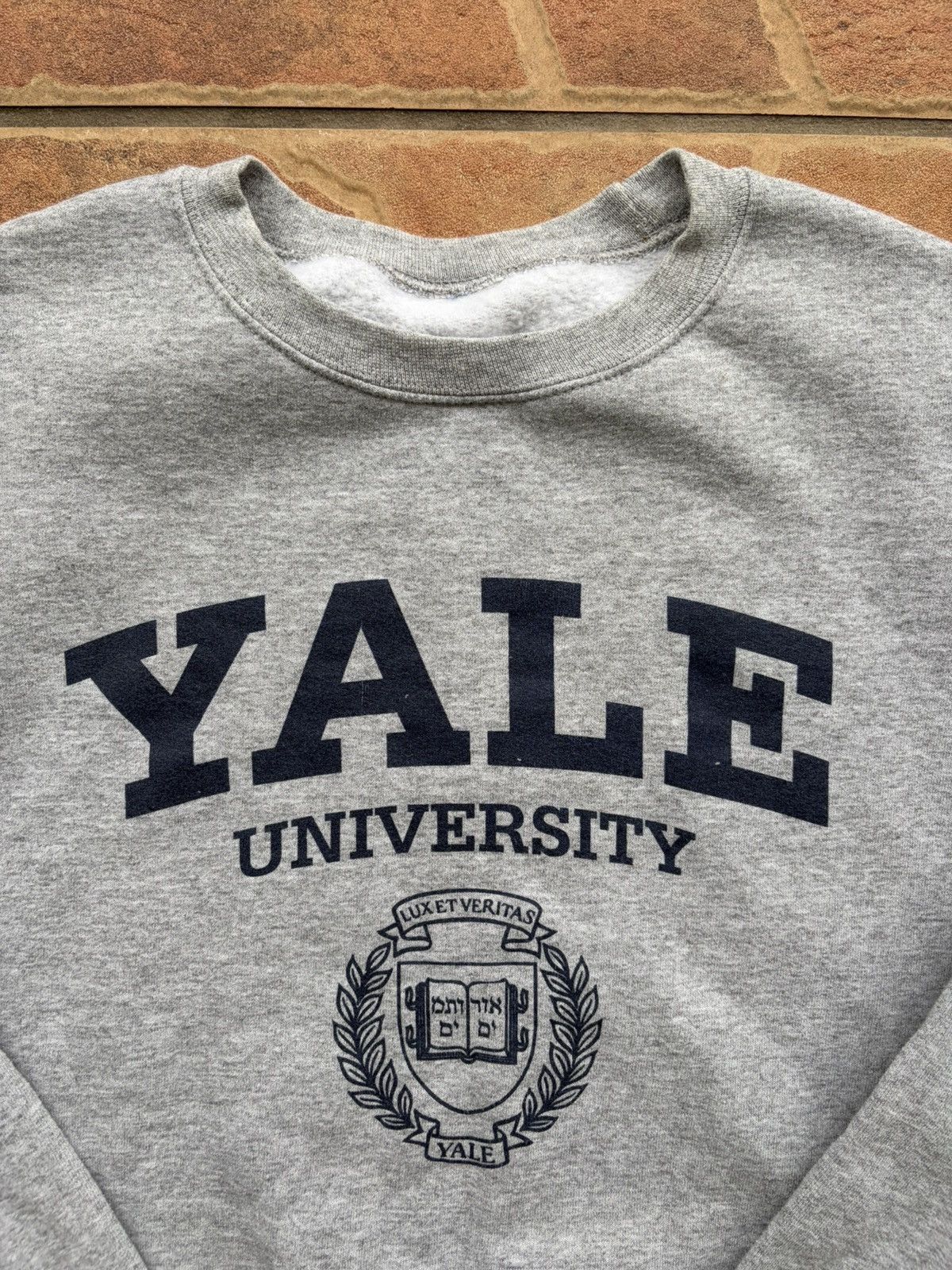 Gildan Vintage Yale University crewneck pullover sweater Size US L / EU 52-54 / 3 - 2 Thumbnail