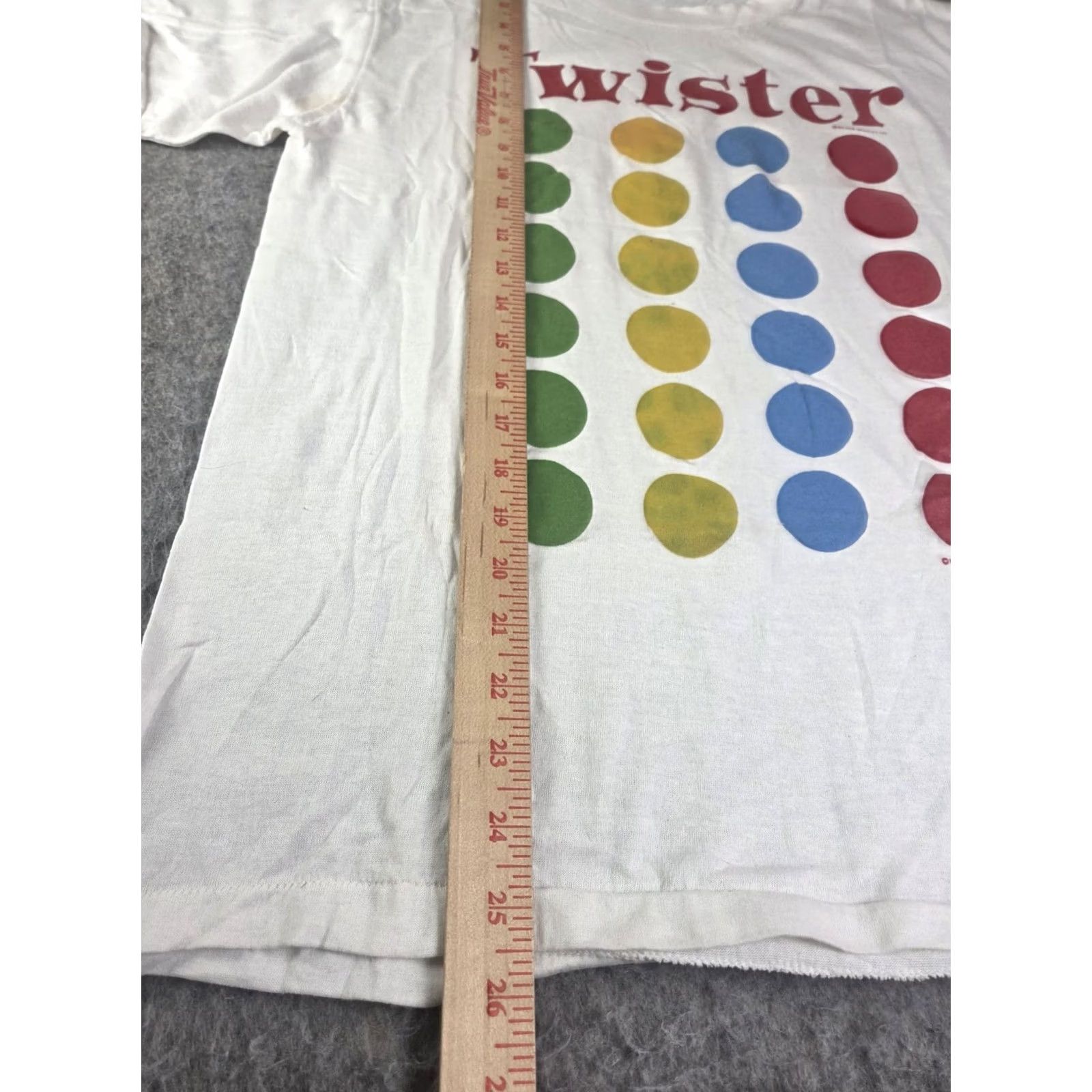 Vintage VINTAGE Milton Bradley Twister T Shirt Board Game M White 80s USA Graphic Print Mens Size US M / EU 48-50 / 2 - 7 Thumbnail