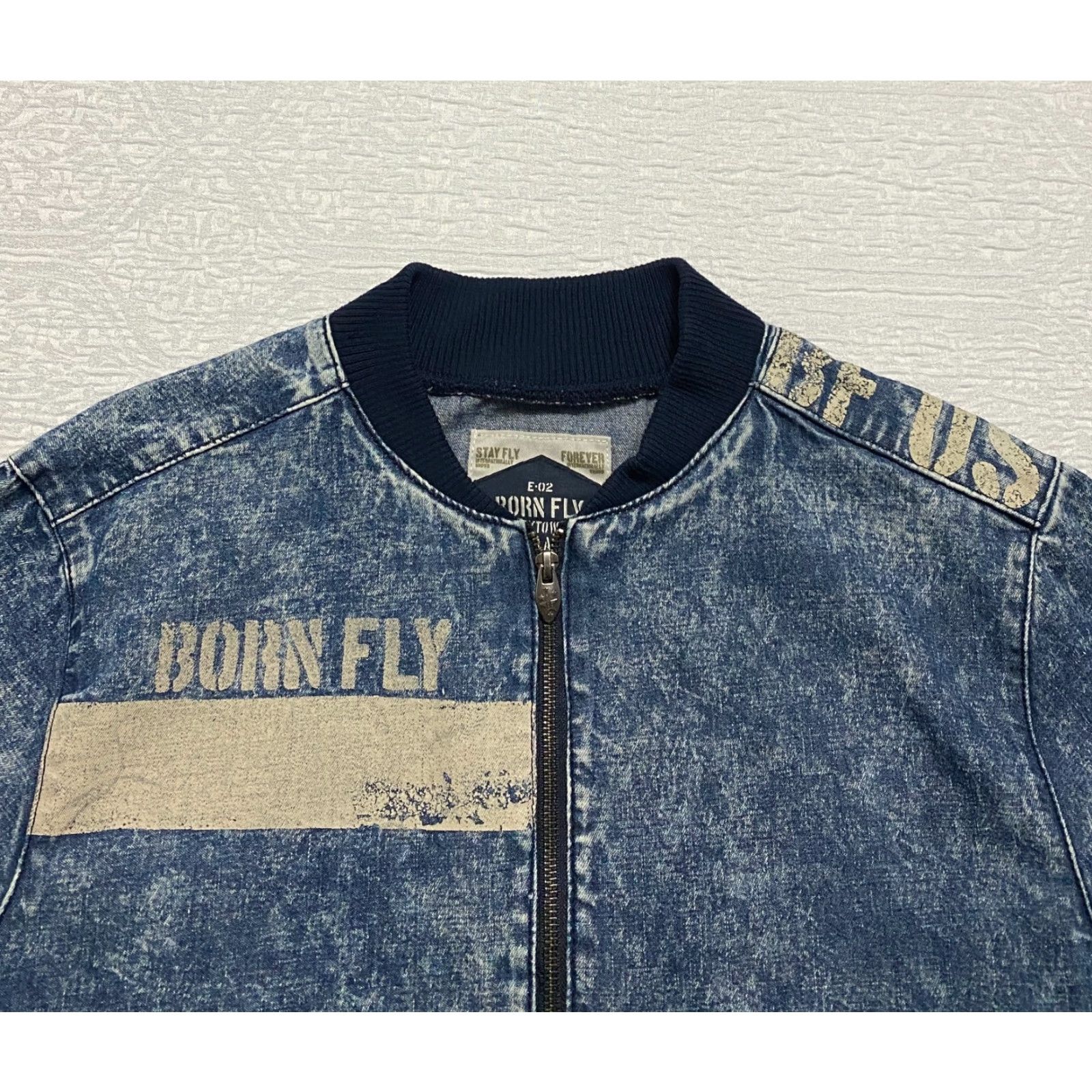 Born born fly Anytown USA Jeans Jacket L Full Zip Embroidered Denim Jacket Mens Blue Size L Outfit USA Theme Casual Workwear Size US 33 - 7 Thumbnail