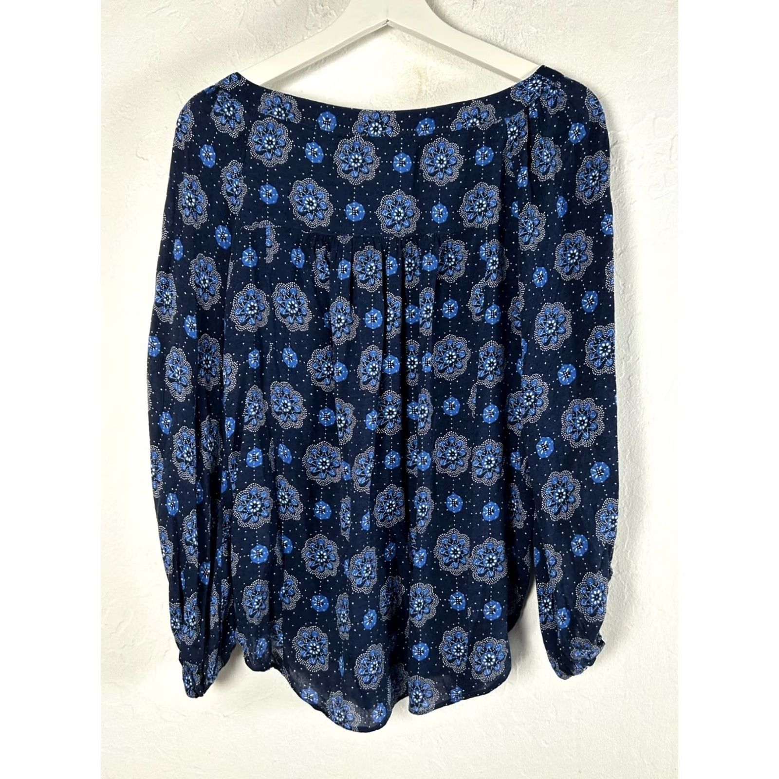 Vintage Maeve Anthropologie Boswell Blouse Blue Floral Long Sleeve V-Neck Pullover Women’s Size 8 Casual Shirt Size M / US 6-8 / IT 42-44 - 3 Thumbnail