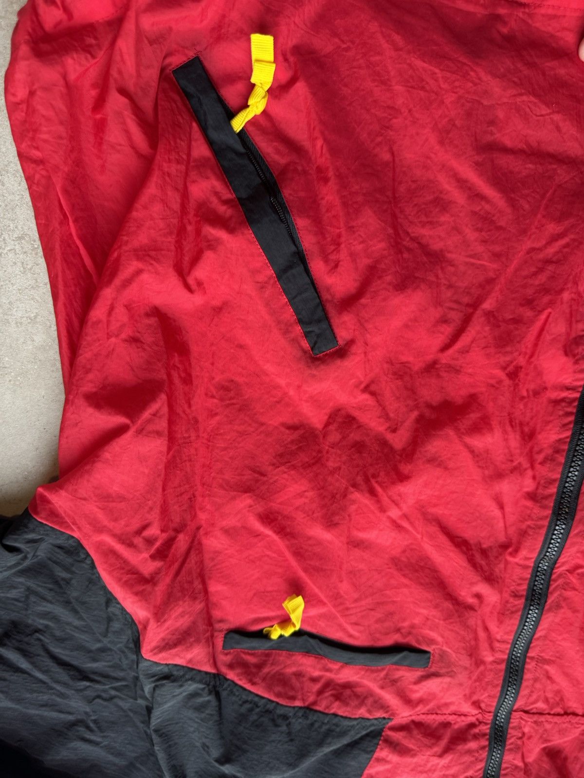 Marlboro race winds breaker