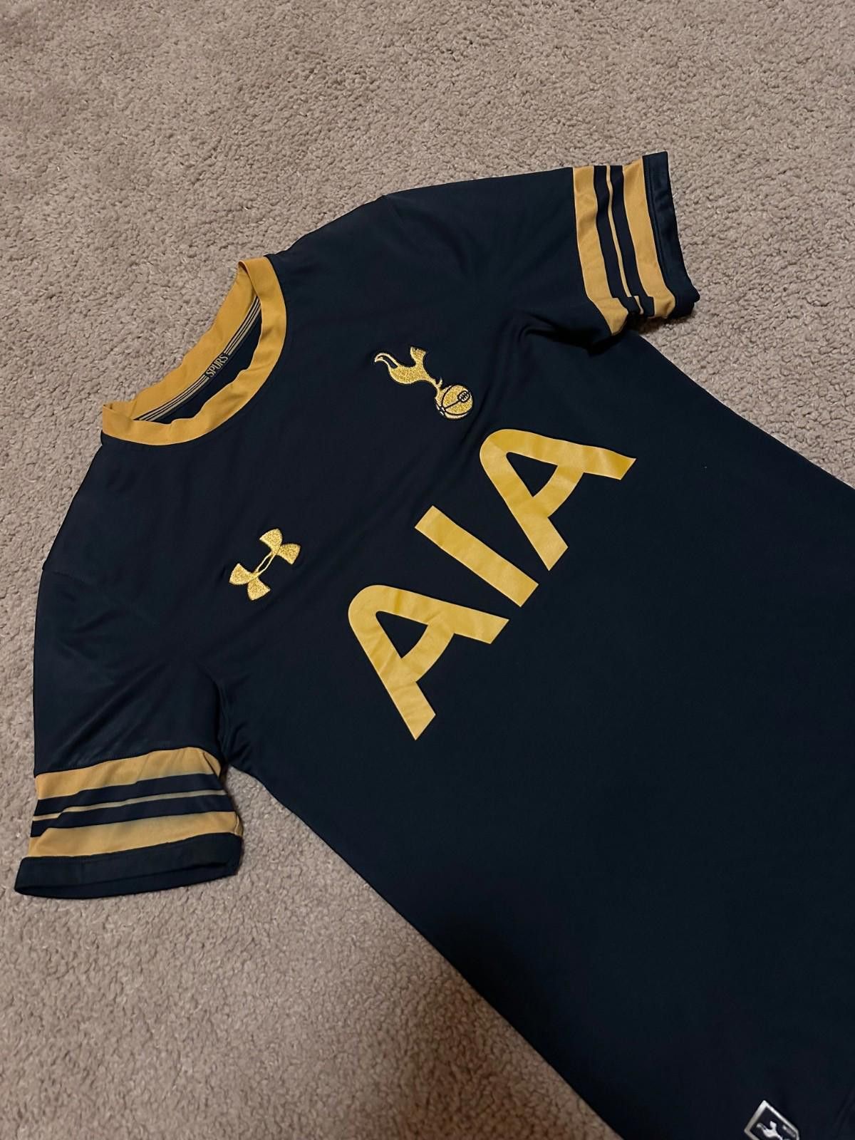 Under Armour TOTTENHAM HOTSPUR 2016/17 AWAY FOOTBALL SHIRT SOCCER JERSEY Size US S / EU 44-46 / 1 - 3 Thumbnail