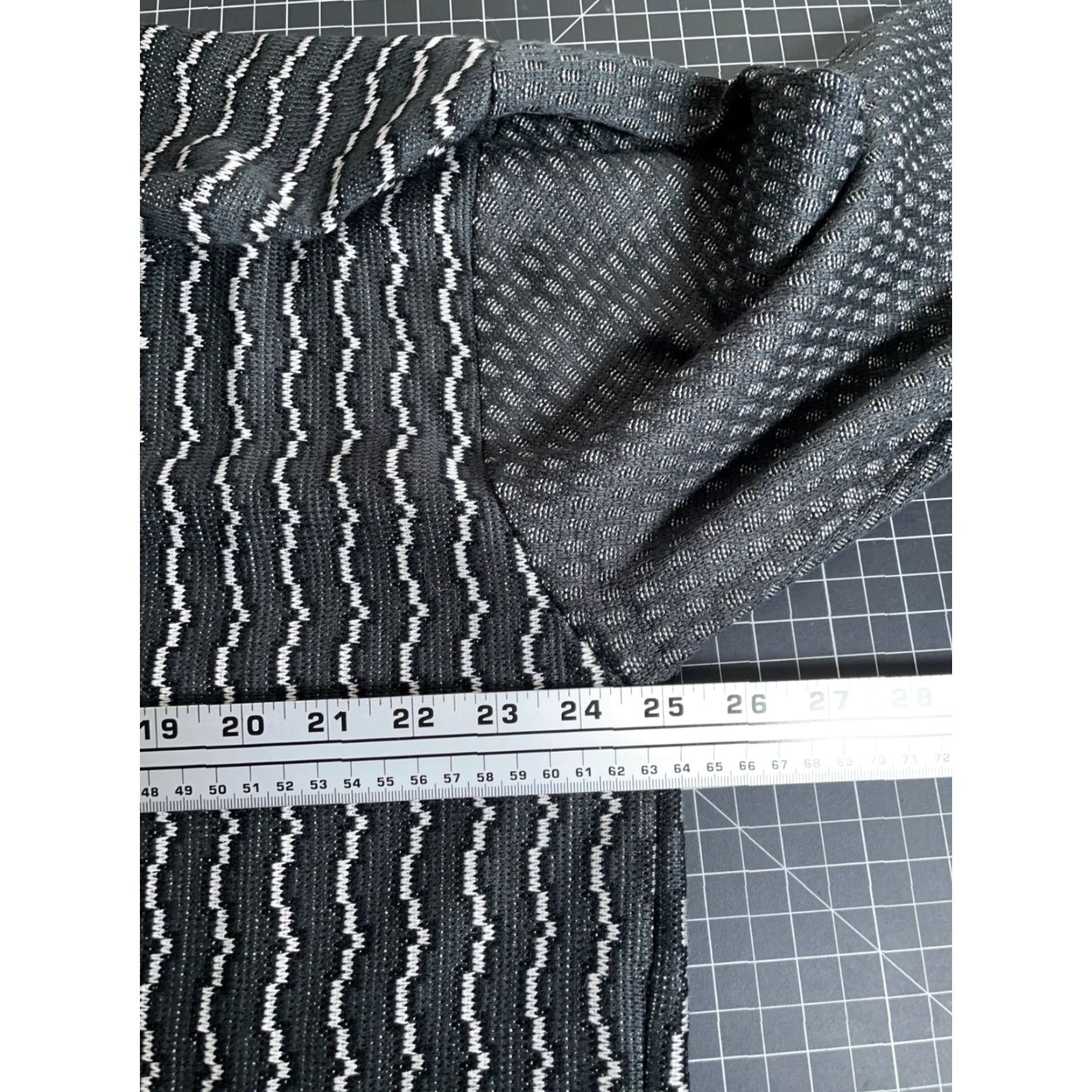 Vintage Silversilk Shirt Adult Big 2X Gray Black Textured Button Up Rayon Silk Blend Casual Preppy Retro Size US XXL / EU 58 / 5 - 5 Thumbnail