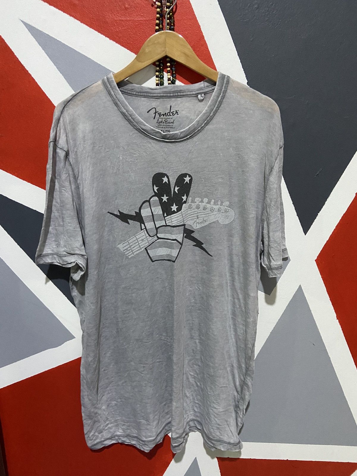 Lucky Brand Vintage Lucky X Fender Tee Size US XL / EU 56 / 4 - 1 Thumbnail