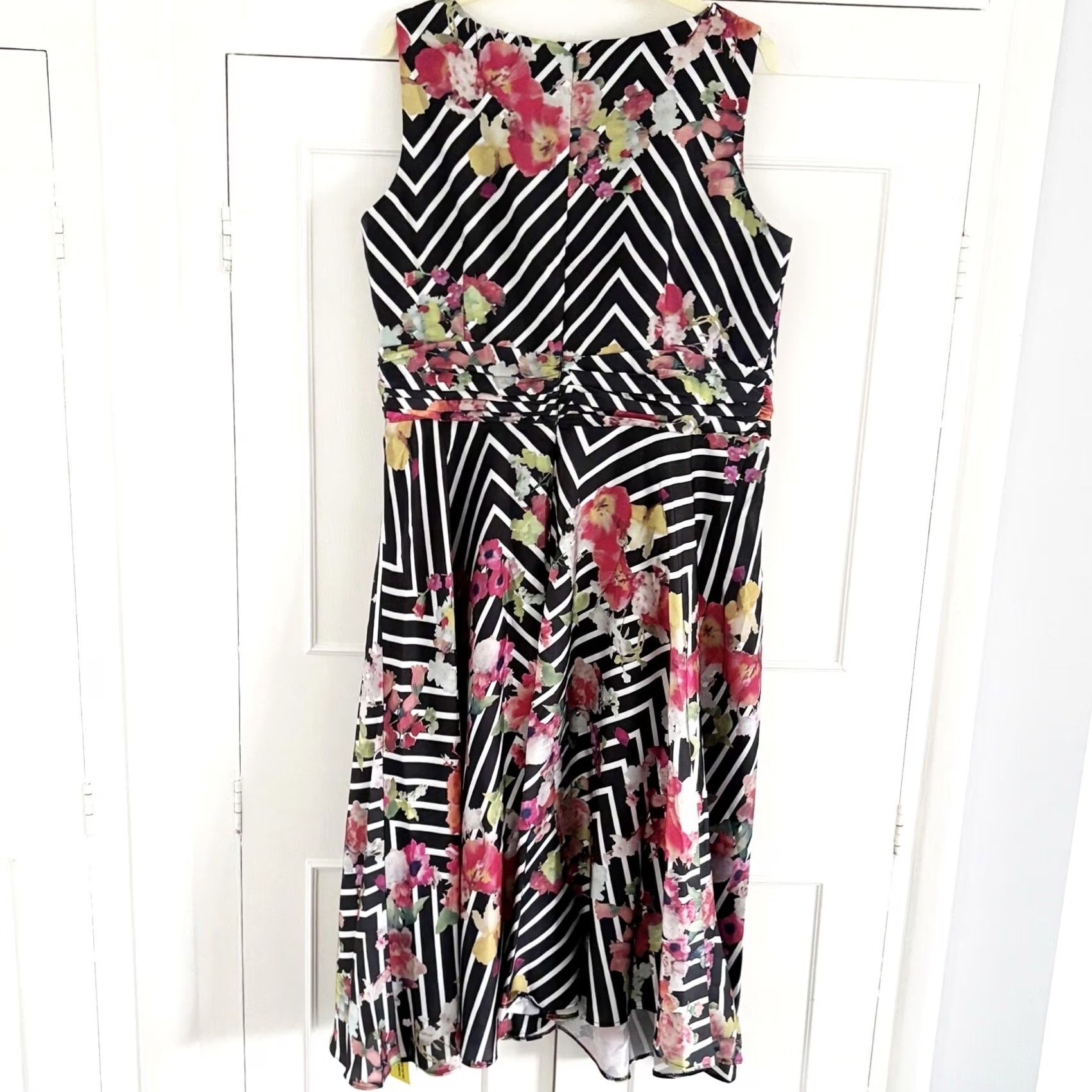 Vintage Nightingales Floral Dress Women’s Midi Sleeveless Party Cocktail UK 14 Black Multi BNWT Size XL / US 12-14 / IT 48-50 - 2 Thumbnail