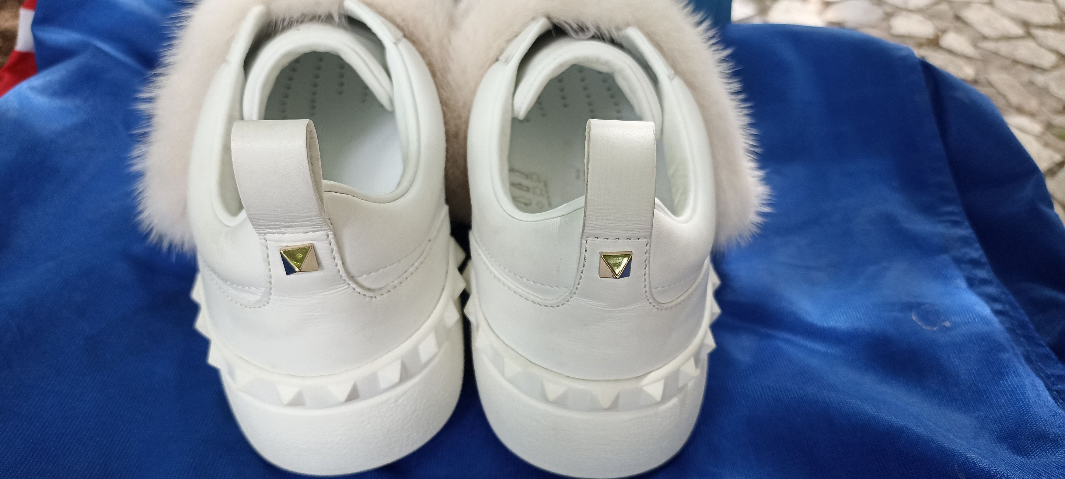Valentino Valentino Garavani Fur Trim Sneakers White Size US 9 / IT 39 - 4 Thumbnail