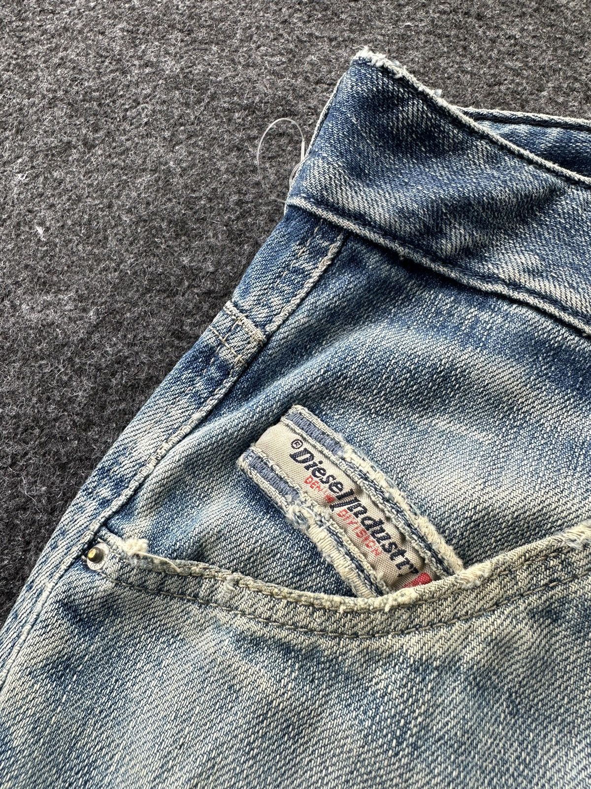 Diesel Vintage Diesel Industries Faded Wash Denim Size 31 D100 Size US 31 - 11 Thumbnail