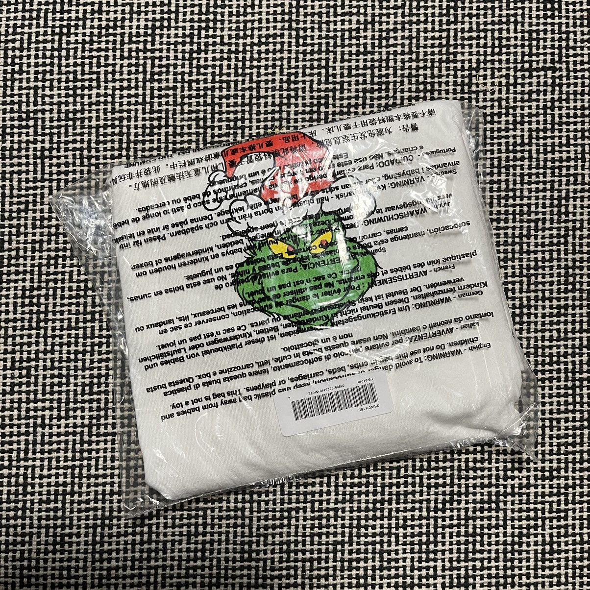 Supreme Supreme Grinch Tee Size US L / EU 52-54 / 3 - 1 Thumbnail