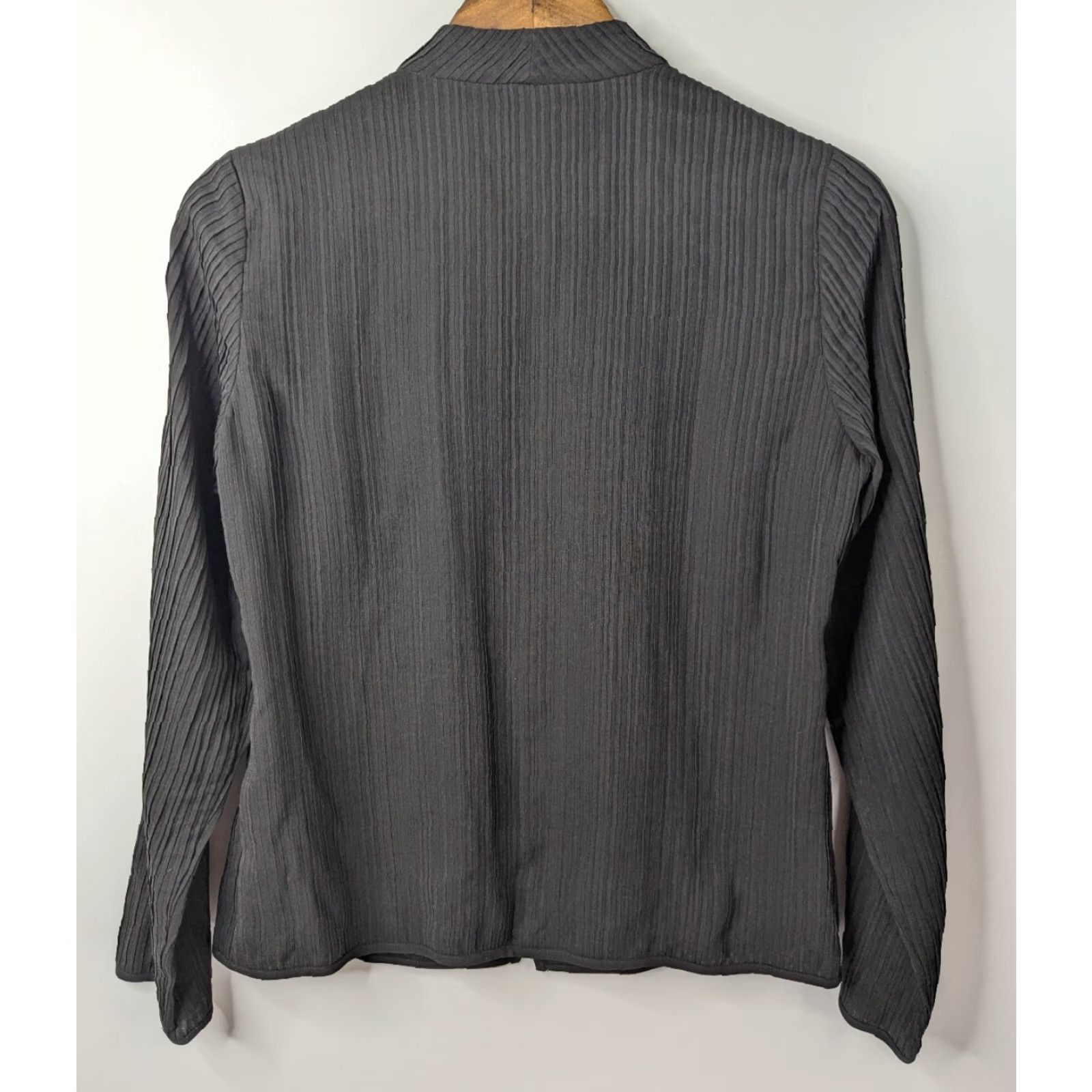 Eileen Fisher EILEEN FISHER Silk Pleated Open front Long Sleeve Black Blazer Top Petite Small Blazer Women Silk Open Front Pleated Black Small Petite Size S / US 4 / IT 40 - 5 Thumbnail