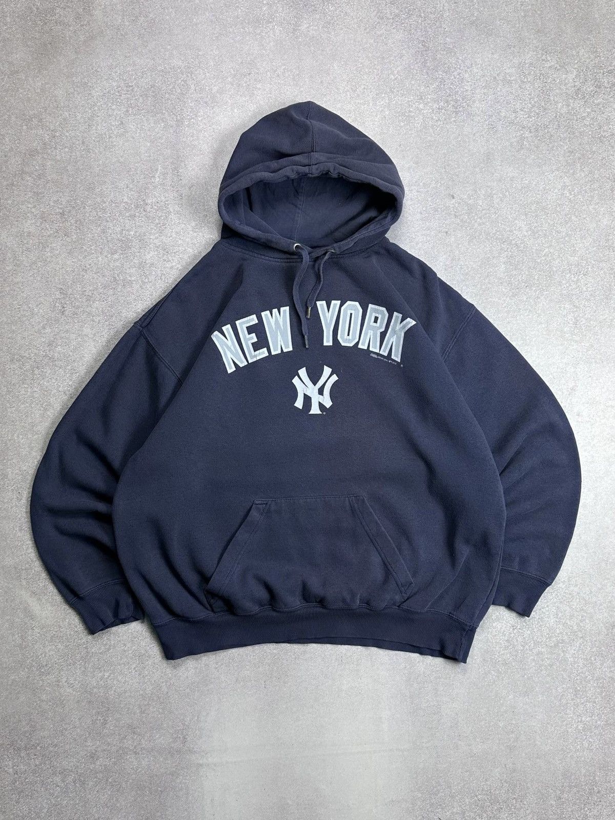 New York Yankees Vintage New York Yankees Majestic Style Boxy Hoodie L Rare Size US L / EU 52-54 / 3 - 1 Thumbnail