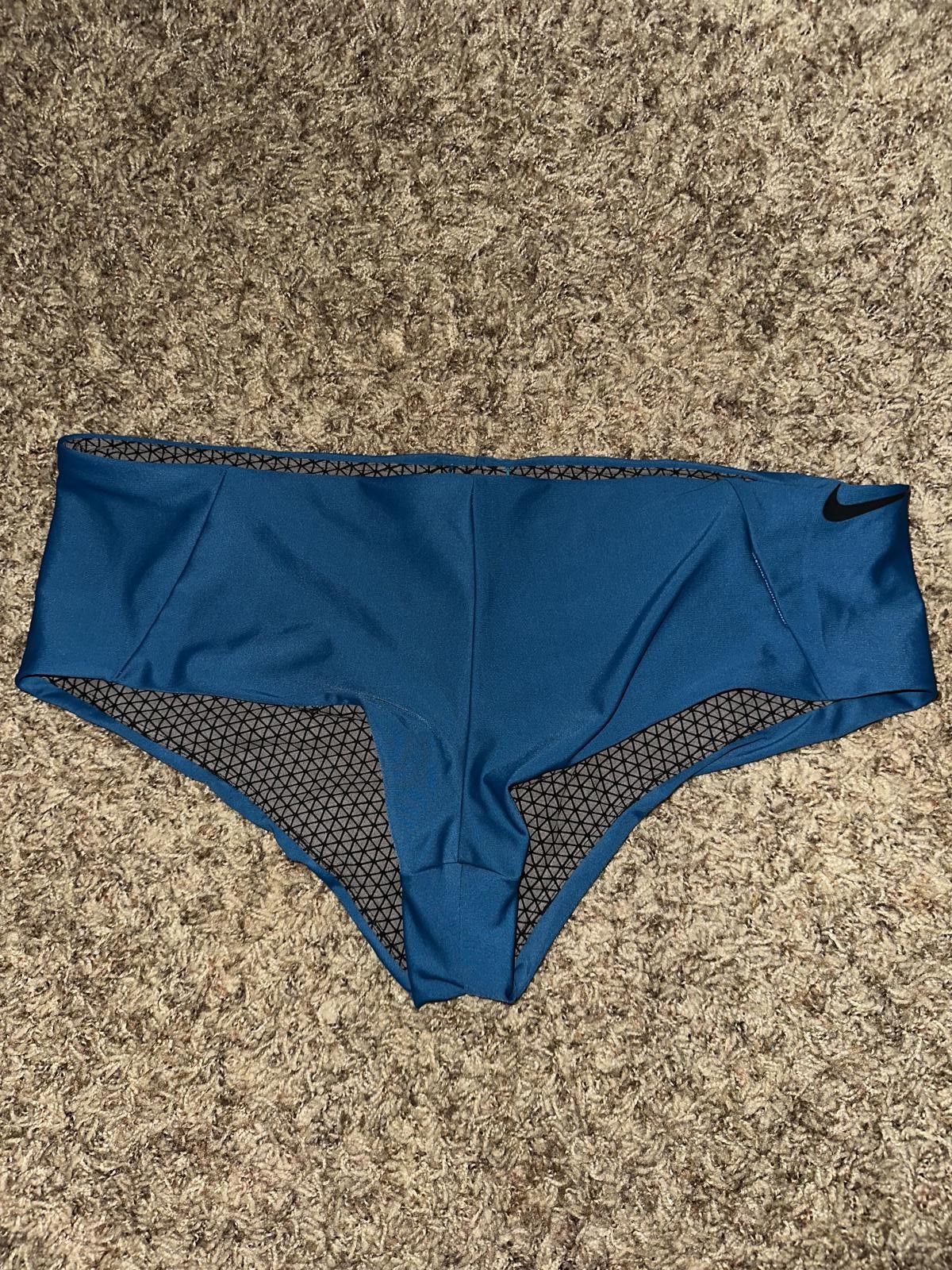 Nike Nike Women’s Hydralock Fusion Cheeky Kick Short Size 36" / US 14 / IT 50 - 1 Thumbnail