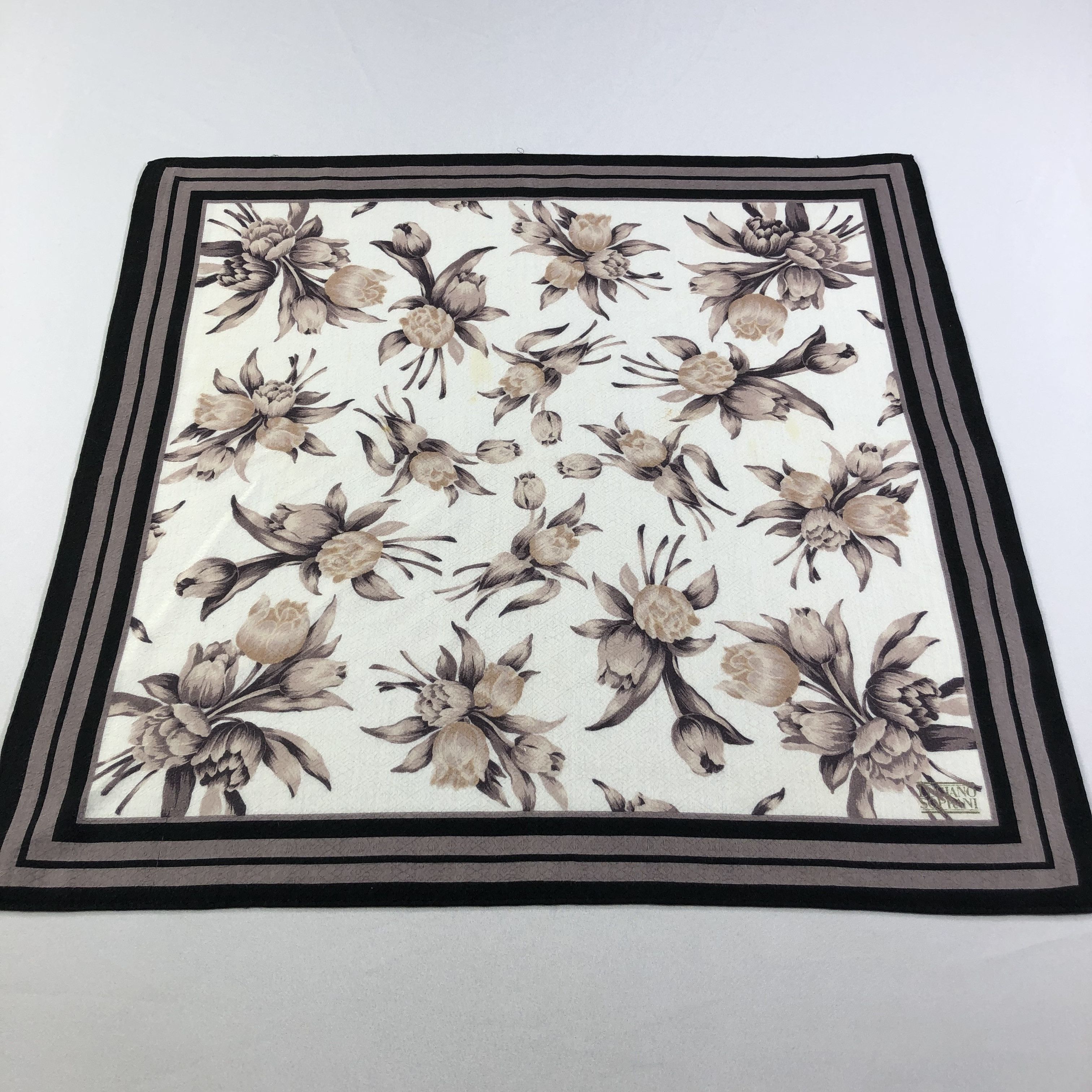 Vintage Luciano Soprani Handkerchief Neckerchief Bandana H1819 Size ONE SIZE - 2 Thumbnail