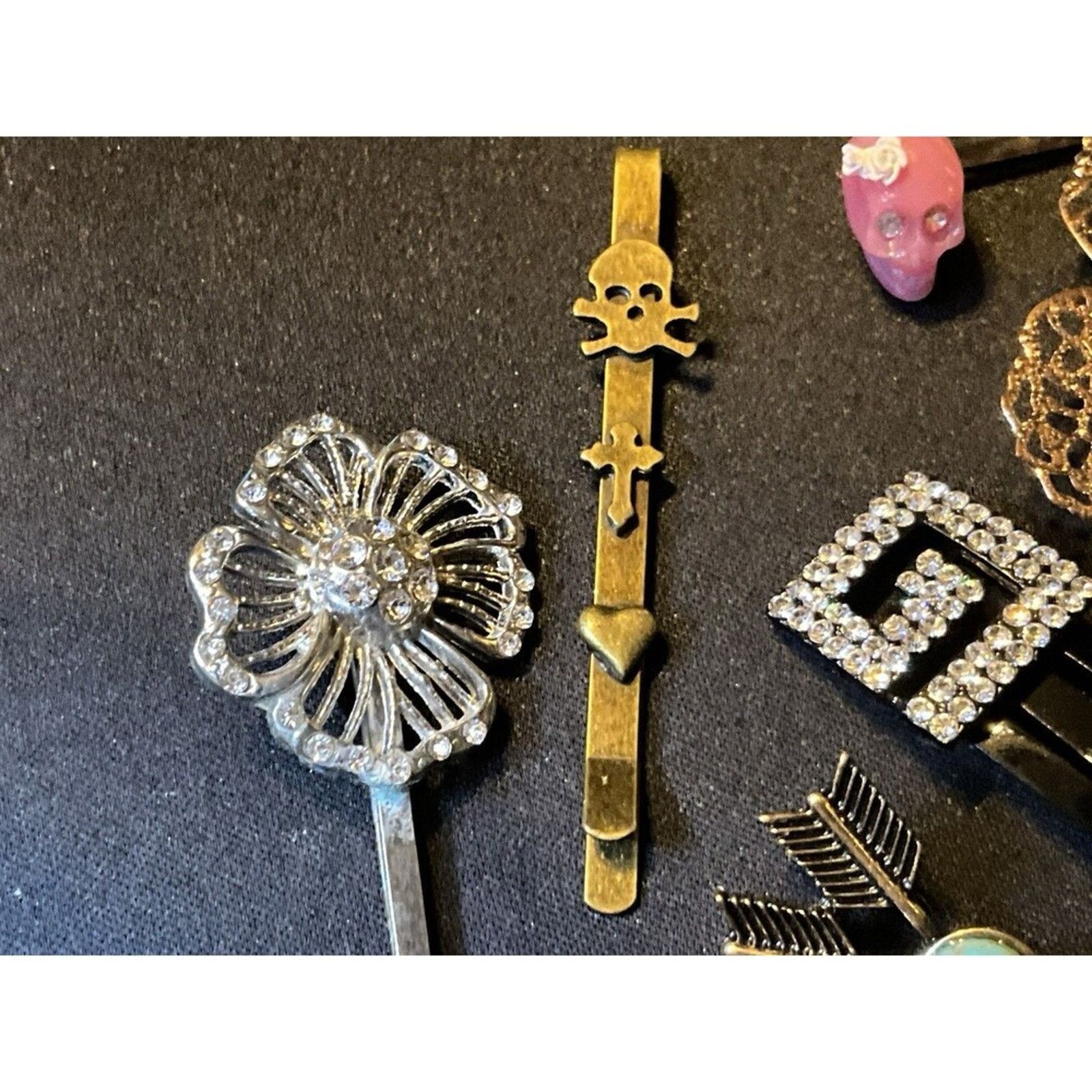 Other 7 Bobby Pins Different Types, Arrows, Skull, Flowers Size ONE SIZE - 3 Thumbnail