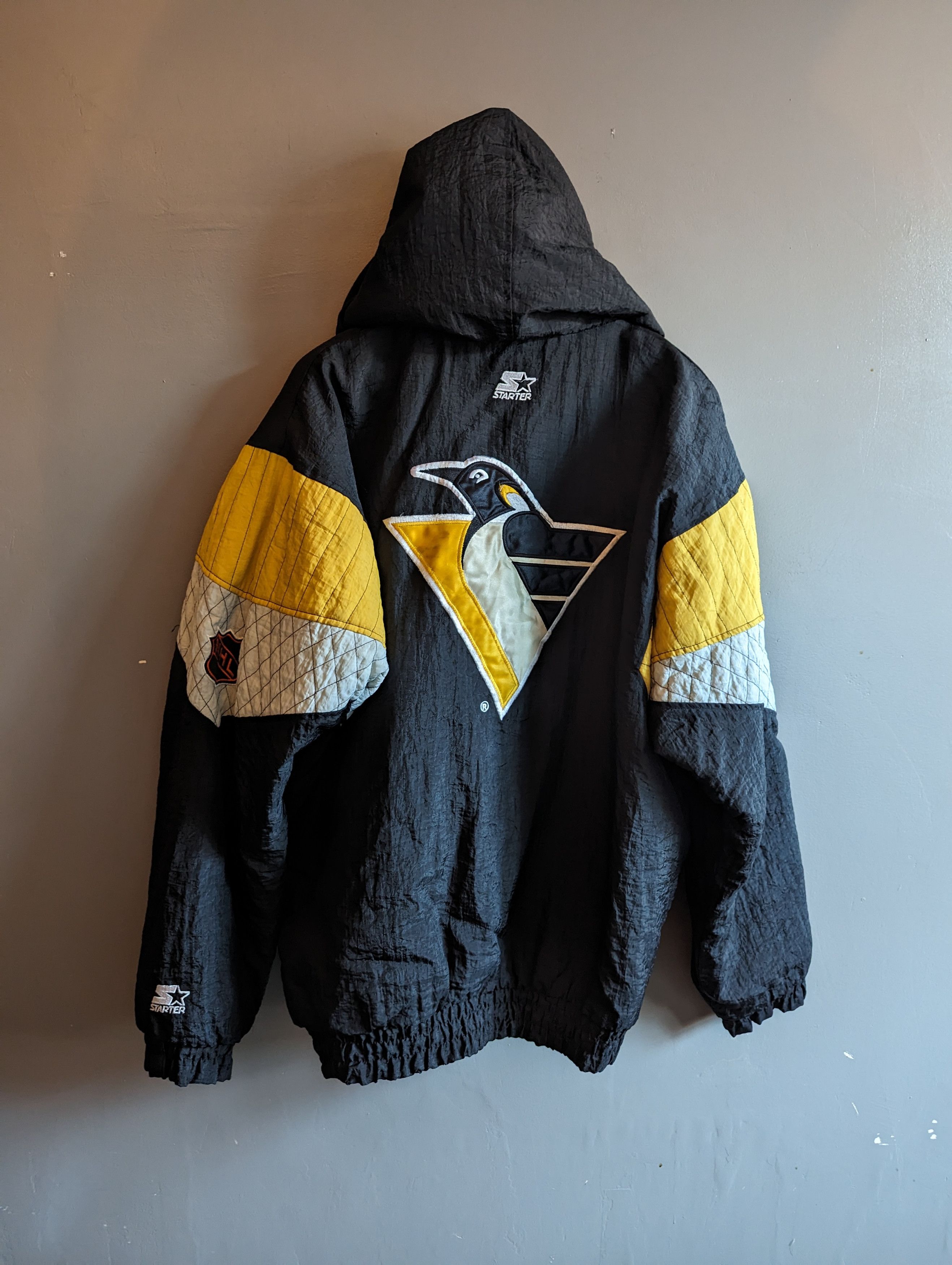 Starter Pittsburgh Penguins NHL starter jacket Size US XL / EU 56 / 4 - 2 Thumbnail
