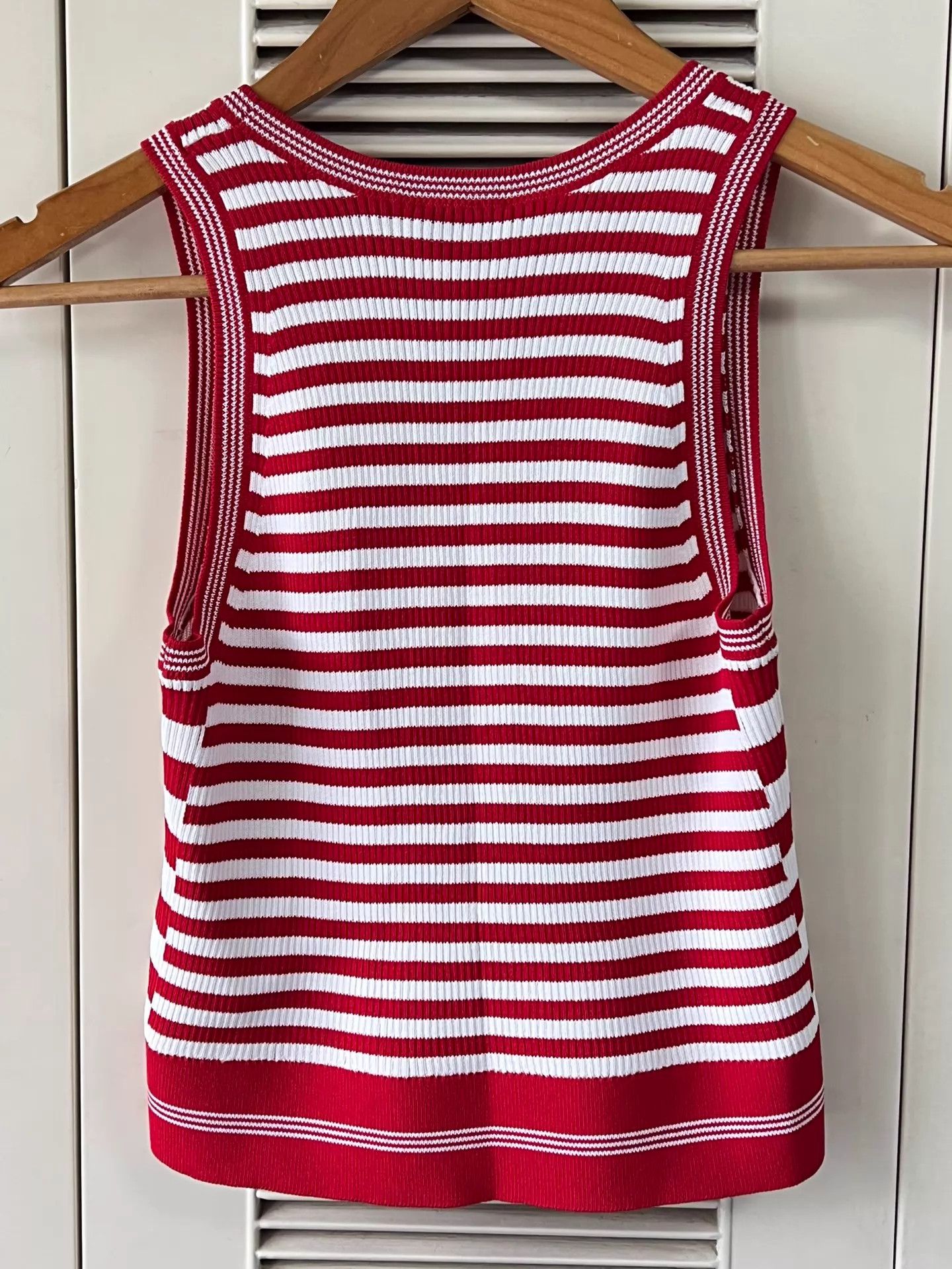 Chanel Chanel Red & White Stripe Knit Vest 36 NWT Size XS / US 0-2 / IT 36-38 - 2 Thumbnail