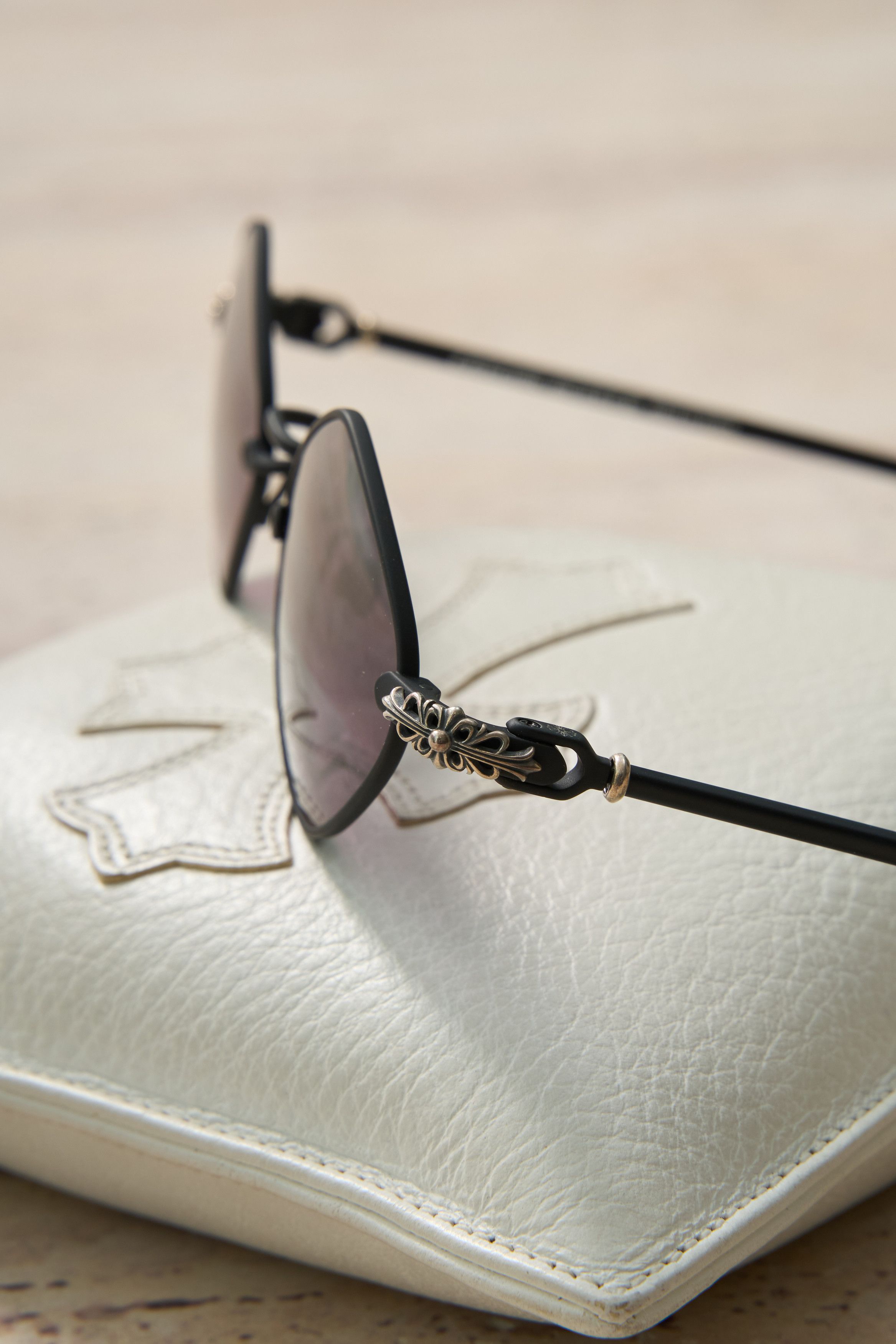 Chrome Hearts CHROME HEARTS DIAMOND DOG MBK/MBK/P SUNGLASSES Size ONE SIZE - 9 Thumbnail