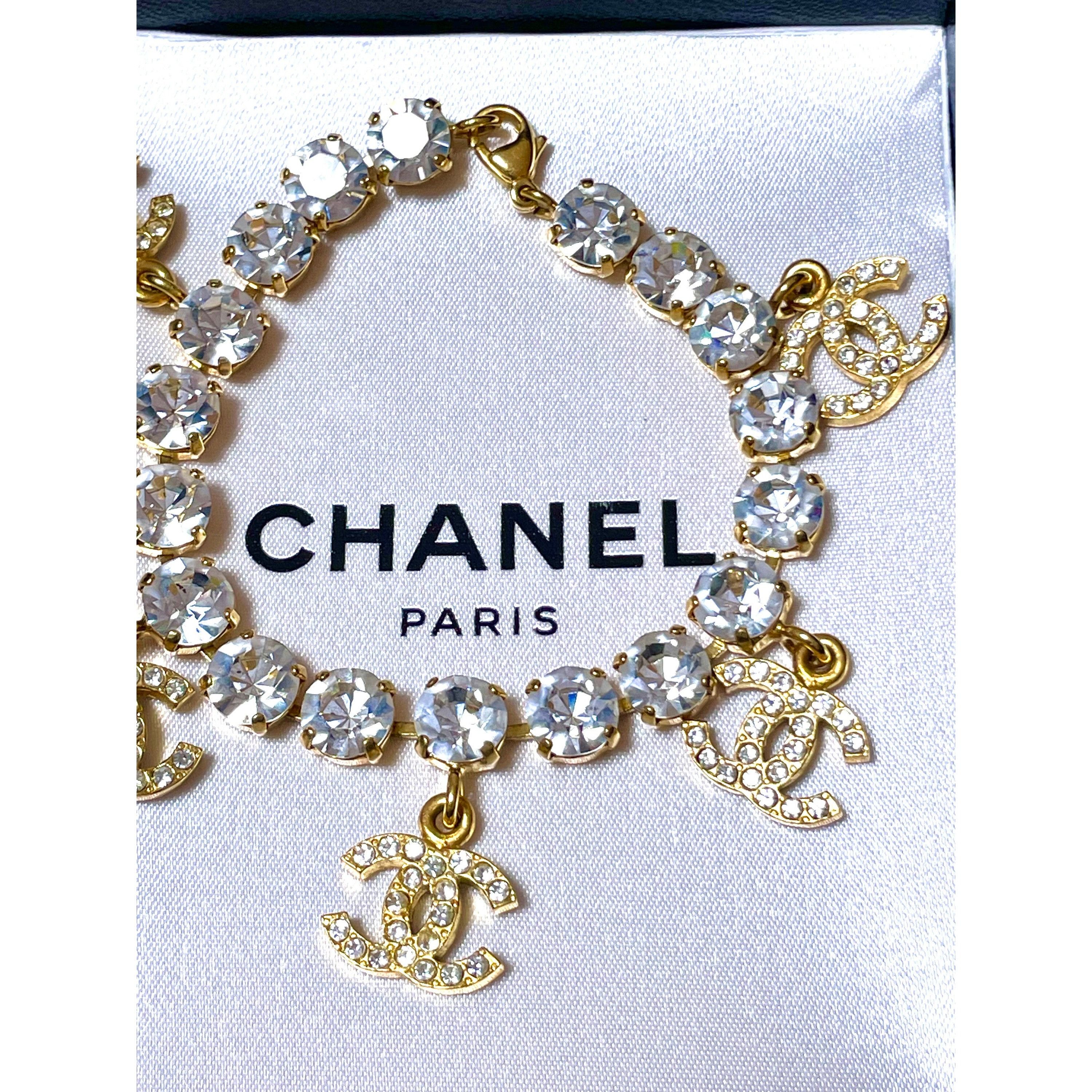 Chanel Vintage Chanel bracelet with crystal and CC charms. Size ONE SIZE - 6 Thumbnail