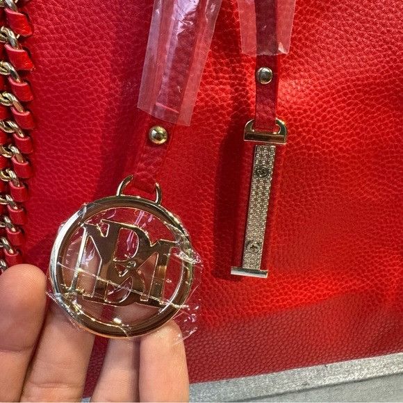 Badgley Mischka NWT BADGLEY MISCHKA DECORATIVE CHAIN RED TOTE Size ONE SIZE - 2 Thumbnail