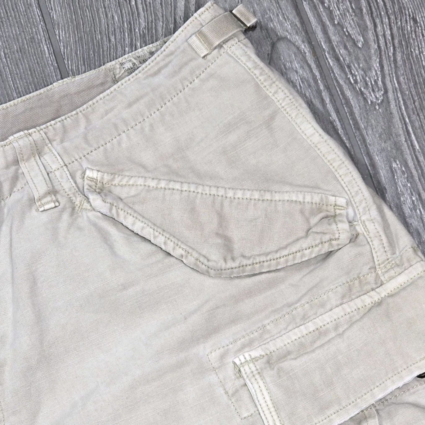 Polo Ralph Lauren Polo Ralph Lauren Cargo Shorts Mens 36 Beige Ripstop Drawstring Cargo Pocket Travel Casual Workwear Shorts Size US M / EU 48-50 / 2 - 7 Thumbnail