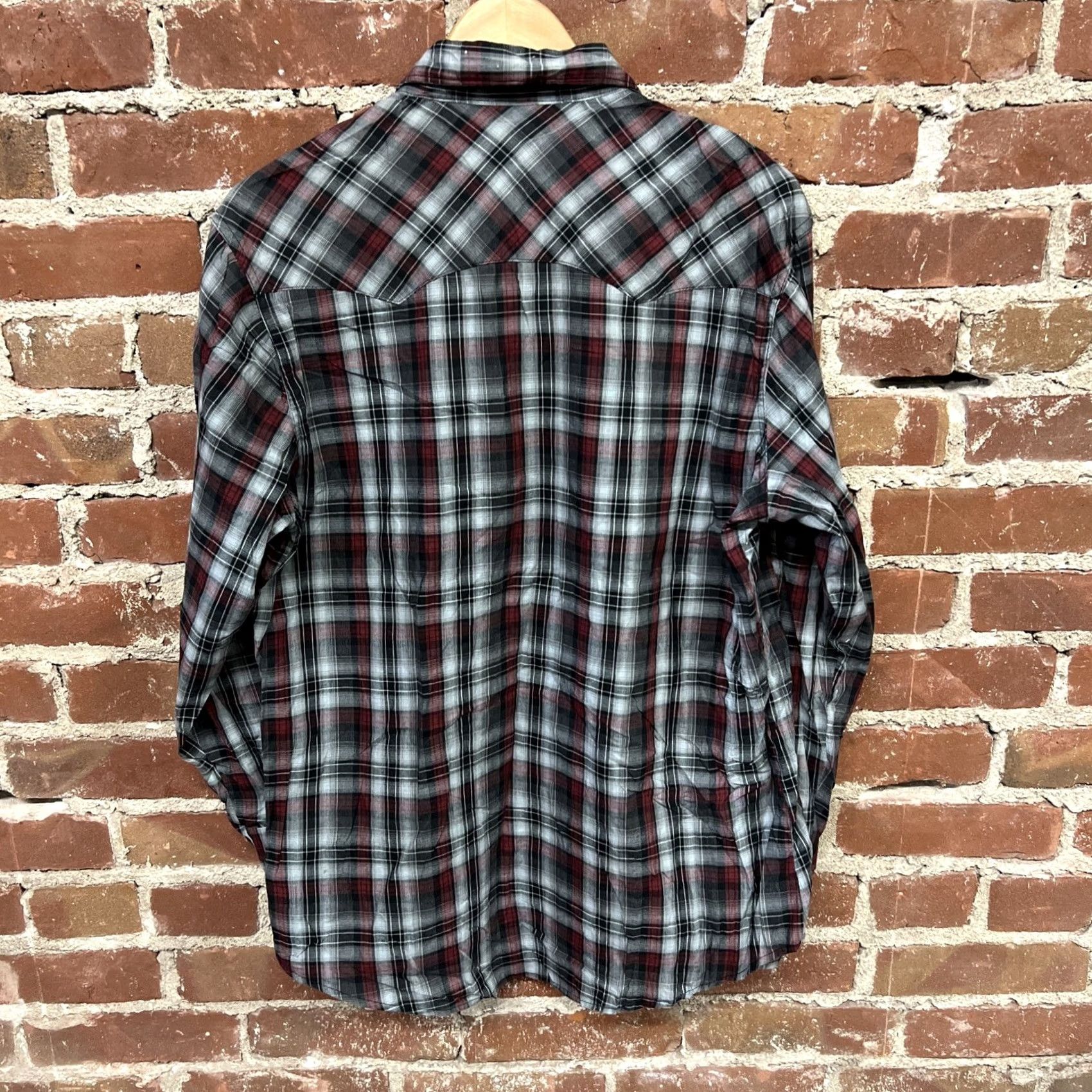 Wrangler VINTAGE Wrangler Pearl Snap Mens Red Gray Plaid Western Shirt Large T28 Size US L / EU 52-54 / 3 - 3 Thumbnail
