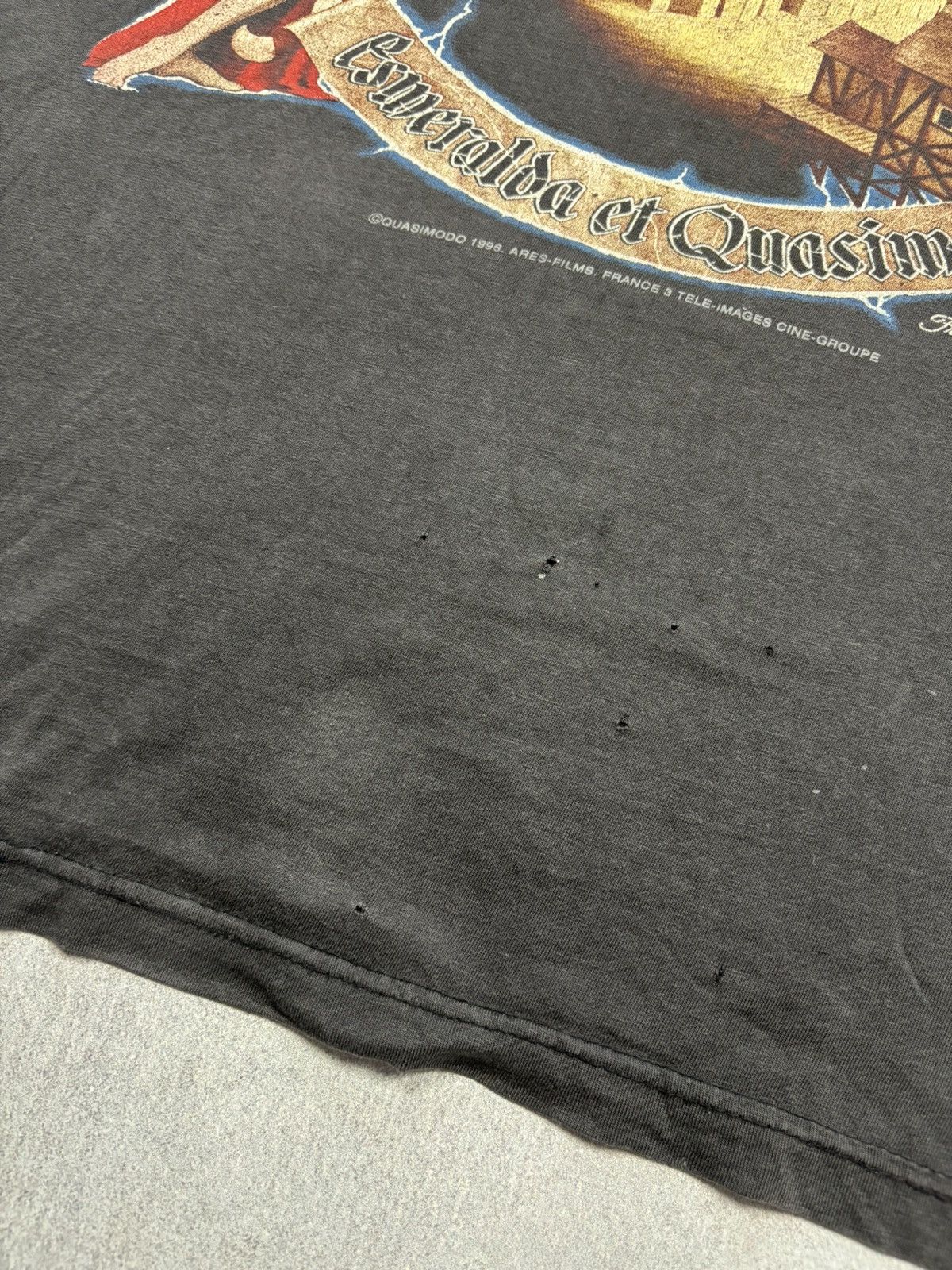 Vintage Vintage 1996 Quasimodo Notre Dame De Paris T Shirt Movie Tee Size US XL / EU 56 / 4 - 10 Thumbnail