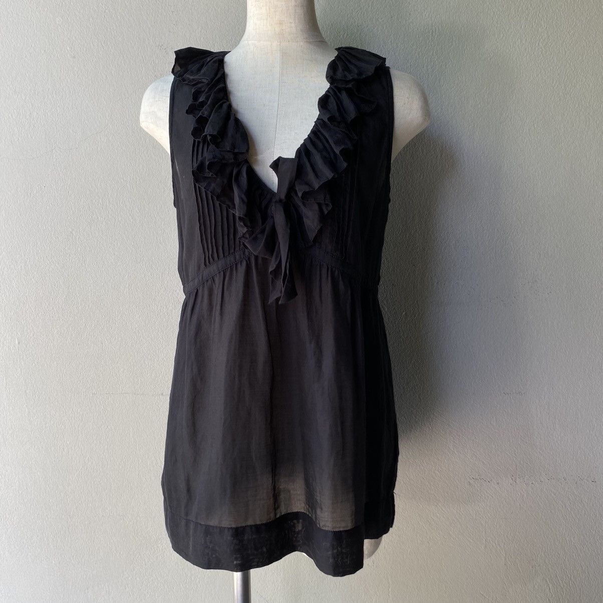 Polo Ralph Lauren Polo Black Sleeveless Ruffle V-Neck Blouse Size XS / US 0-2 / IT 36-38 - 3 Thumbnail