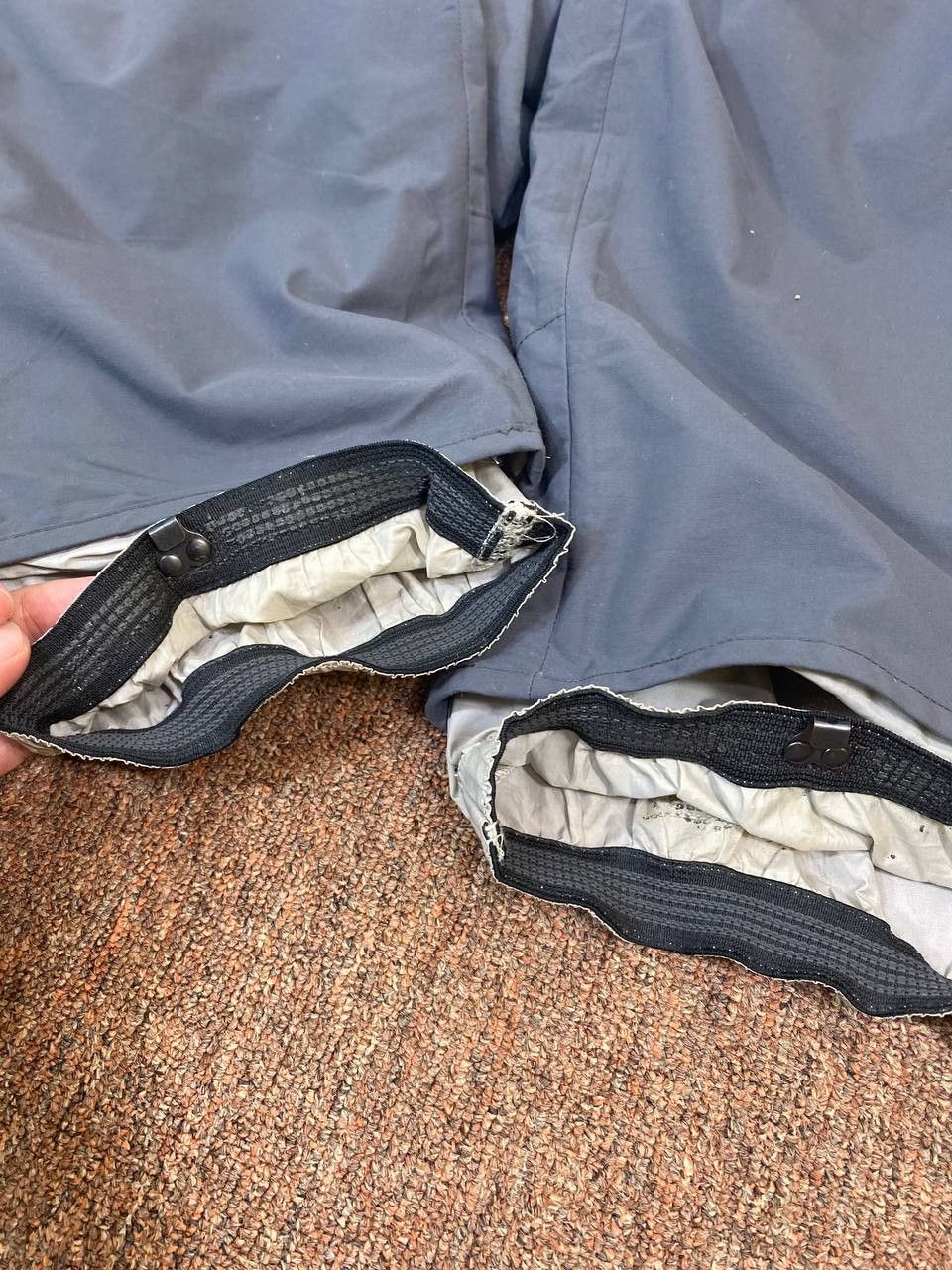 Burton burton ski pants very nice design Size US 31 - 17 Thumbnail